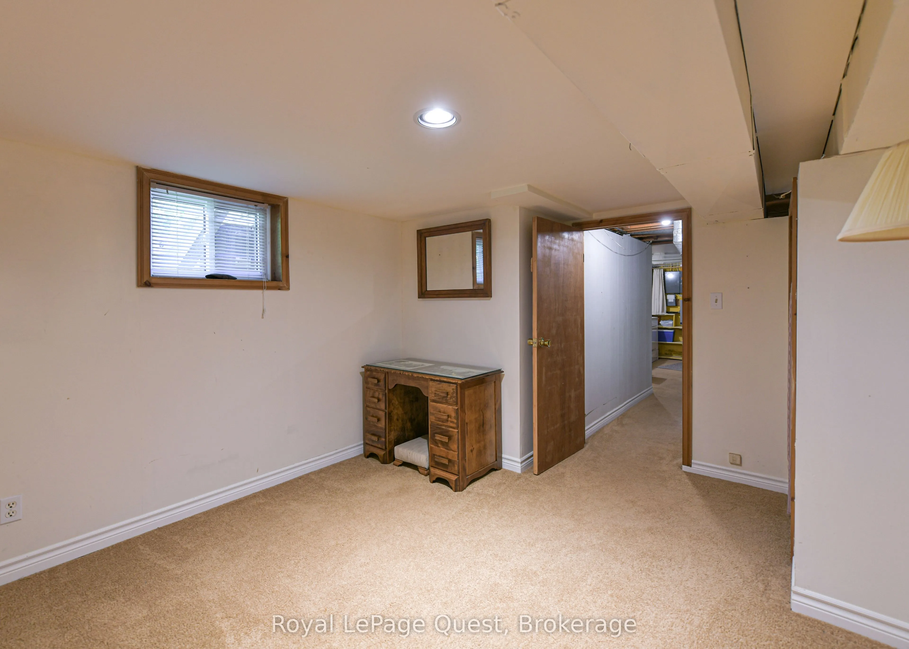 17 Hughes Road E