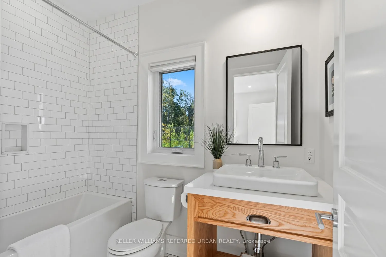 24 Windfield Drive W