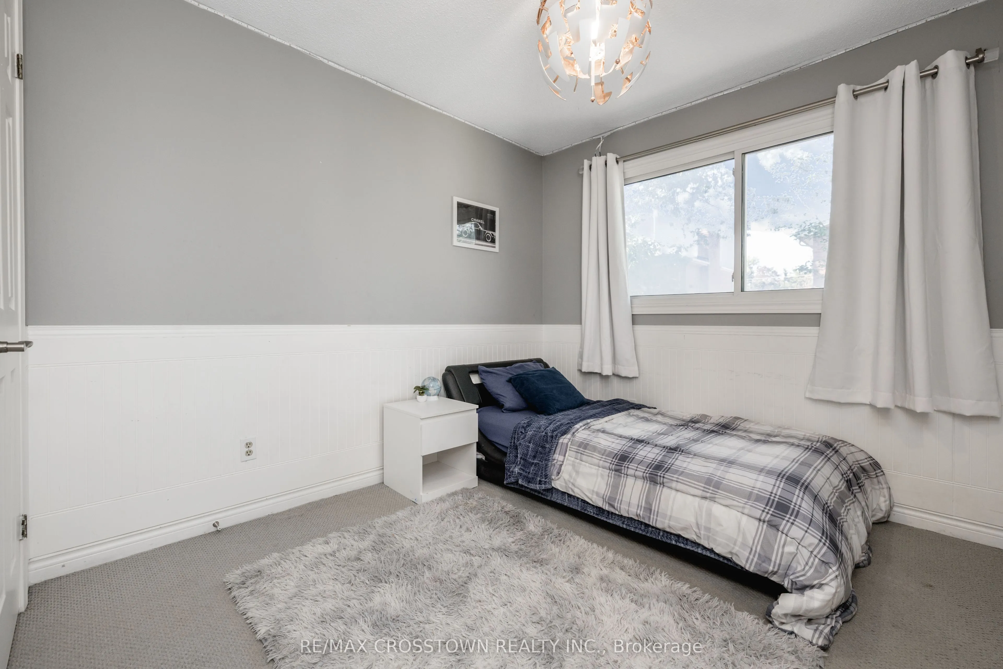 63 Oakridge Drive