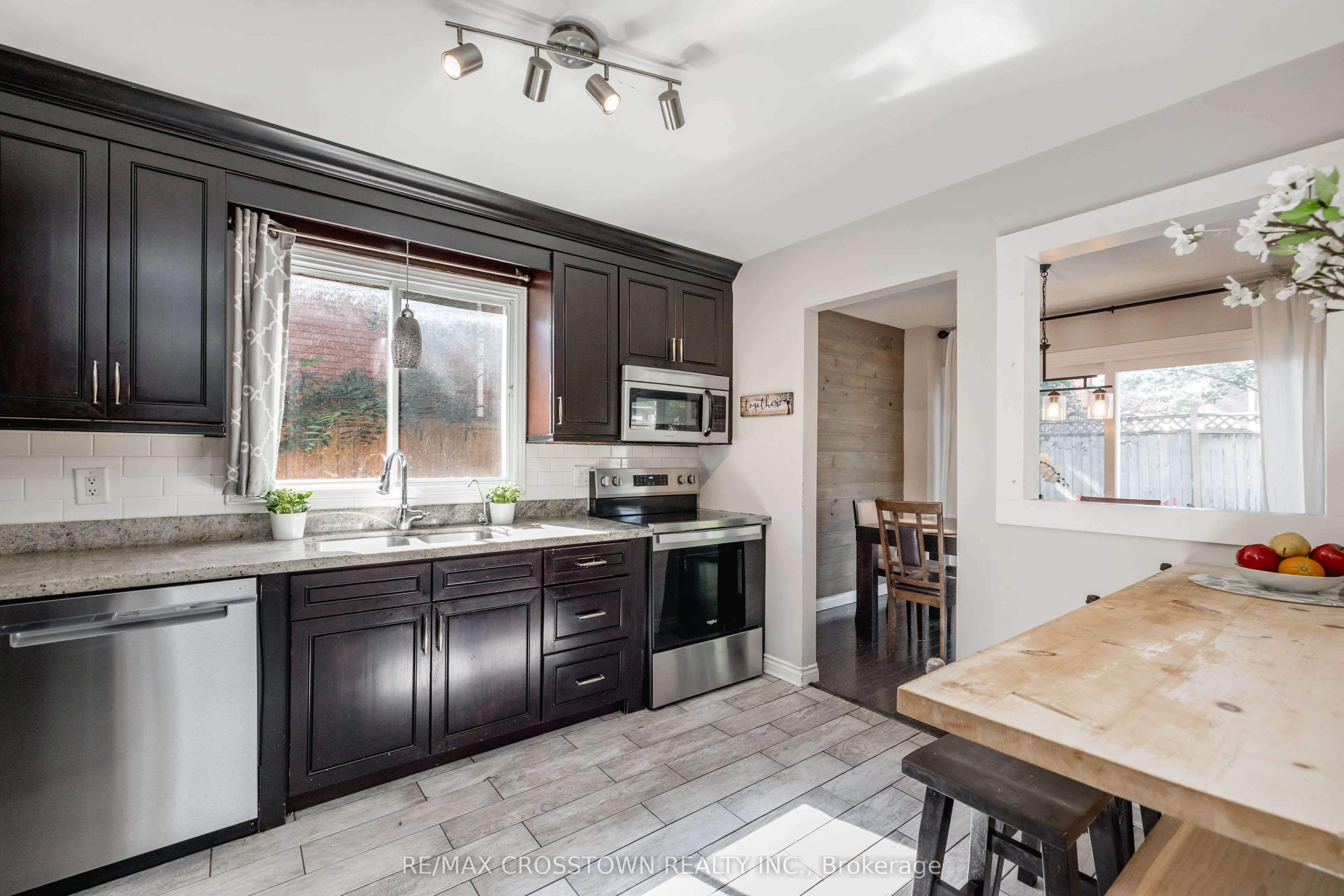 63 Oakridge Drive