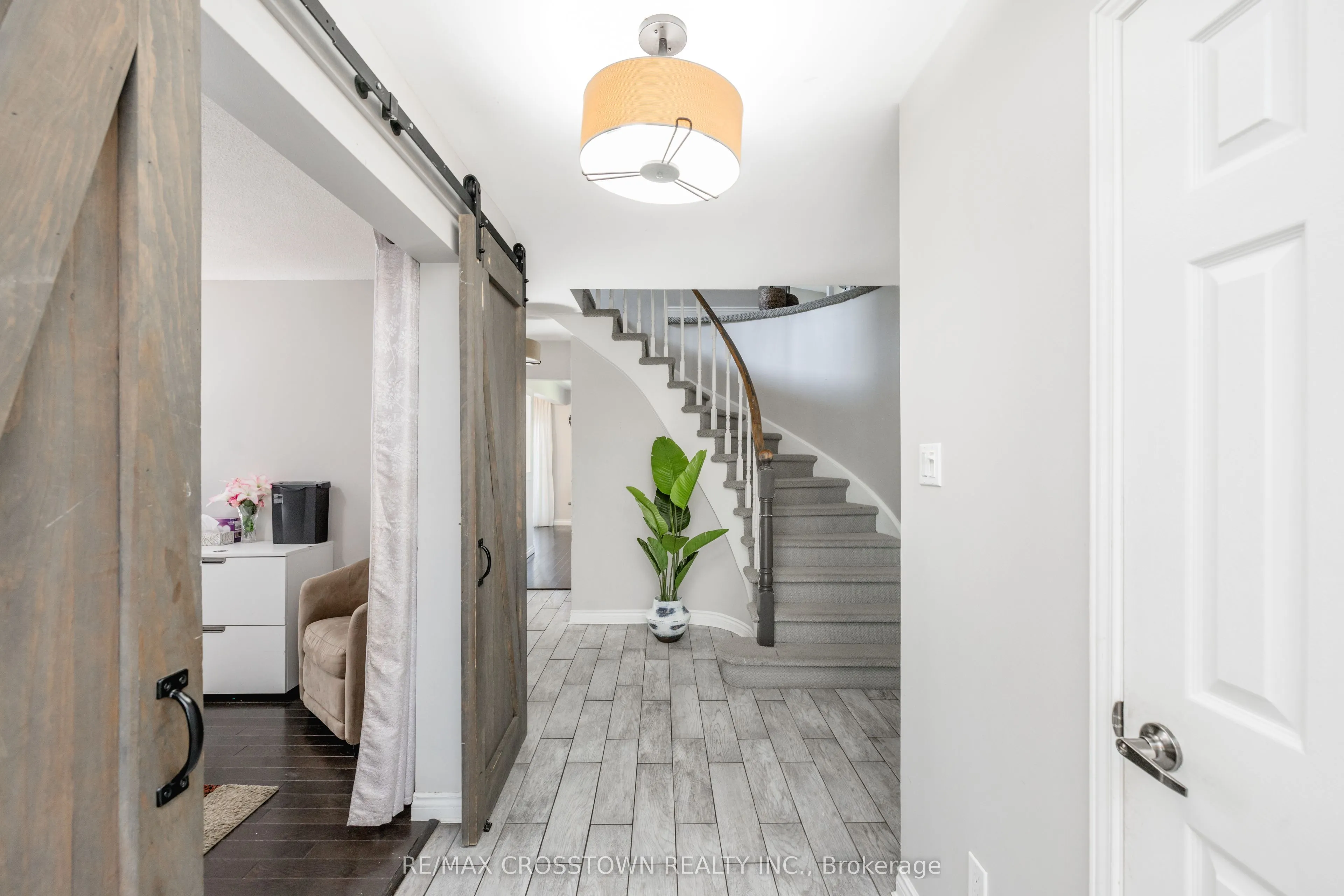 63 Oakridge Drive