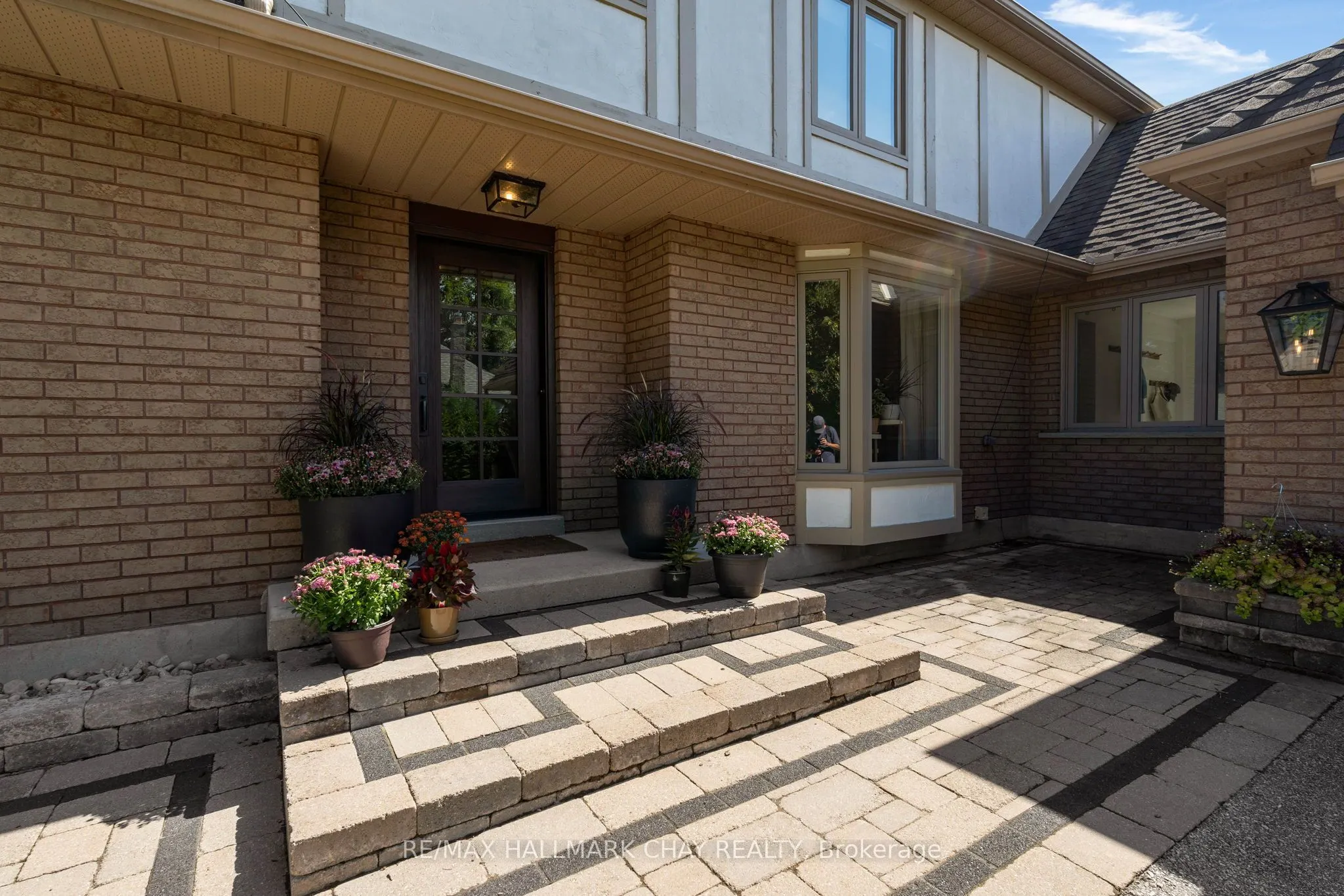 9 Howard Drive
