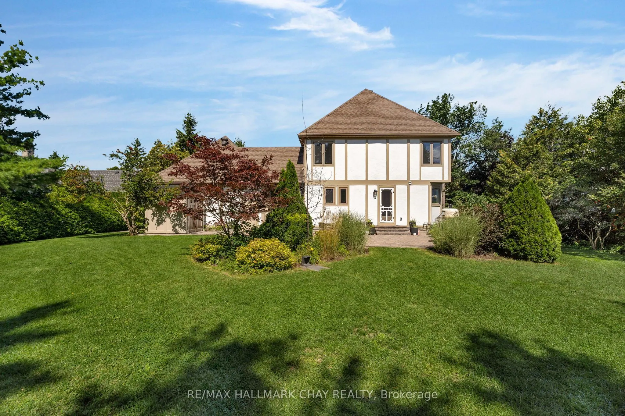 9 Howard Drive