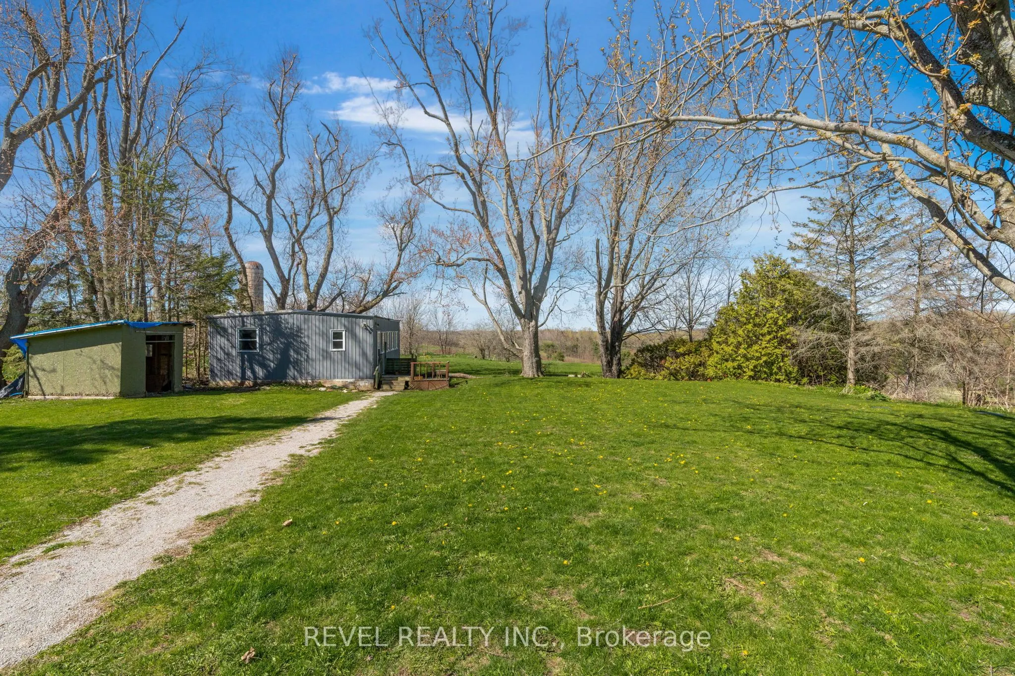 2940 Old Second Road S
