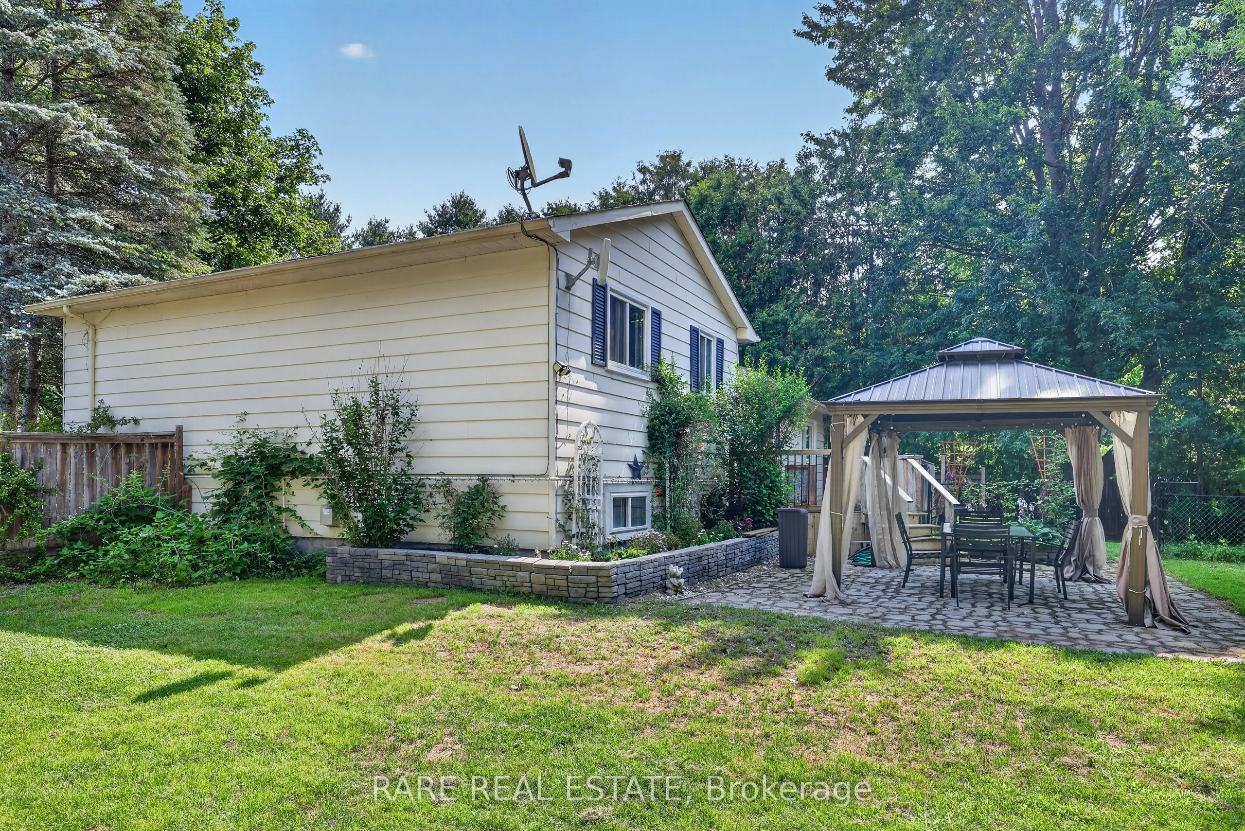 14 Pineway Court