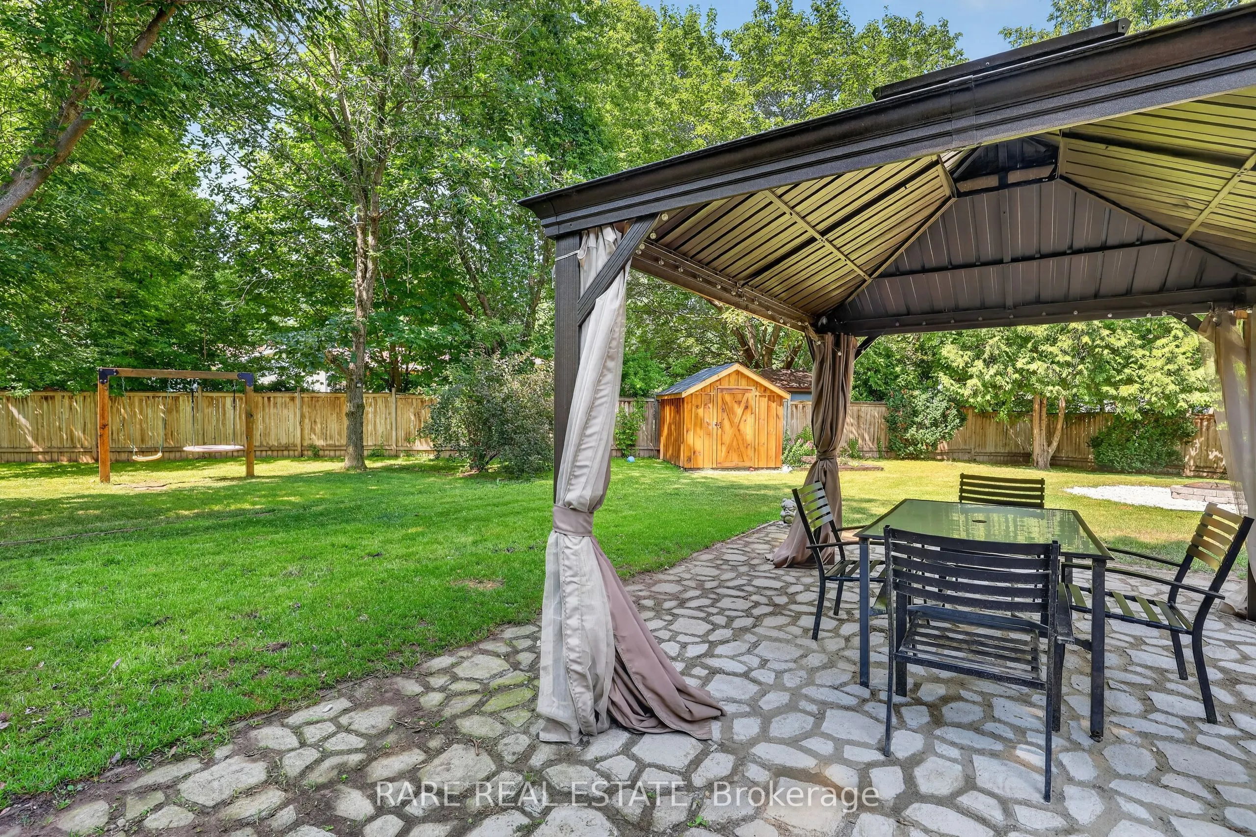 14 Pineway Court