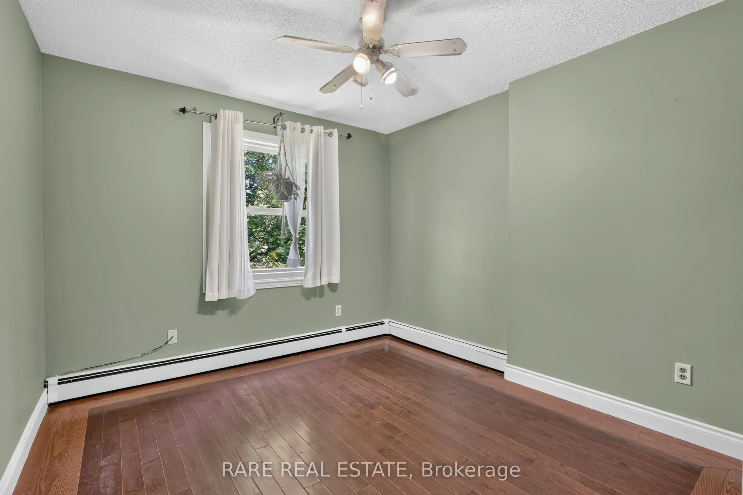 14 Pineway Court