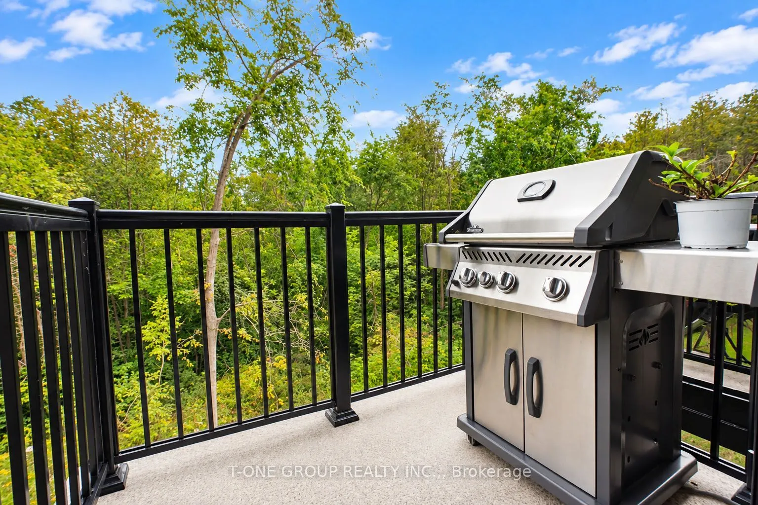 148 Blue Forest Crescent