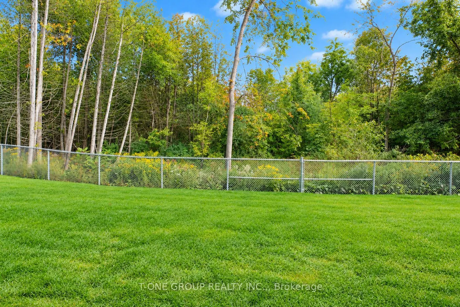148 Blue Forest Crescent