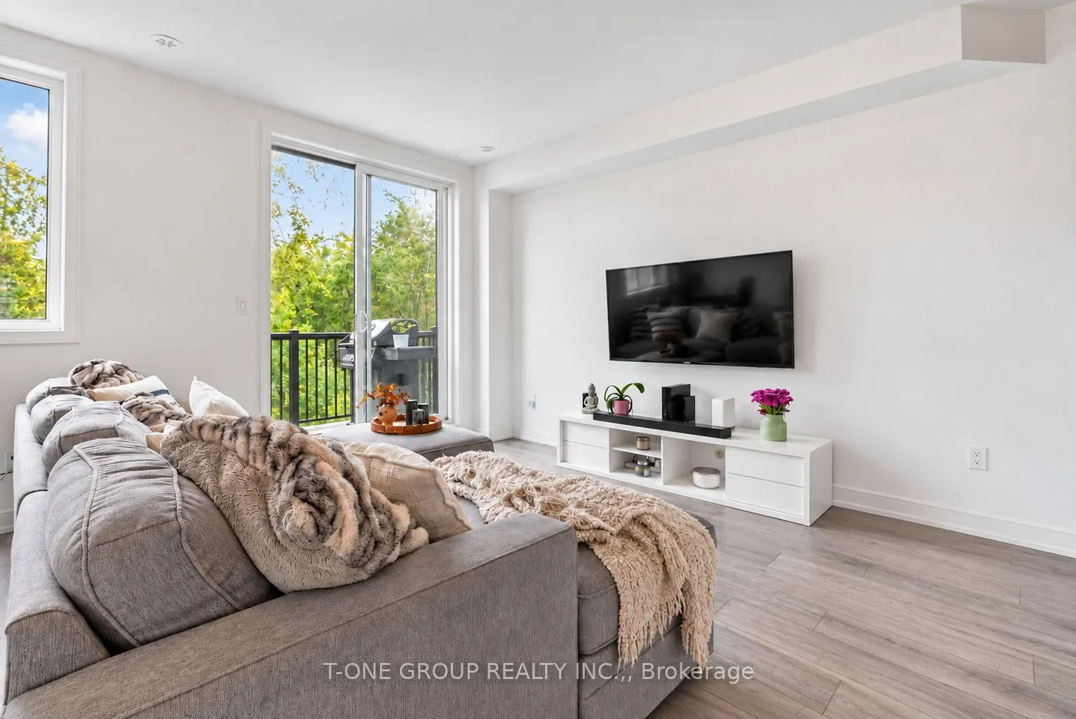148 Blue Forest Crescent