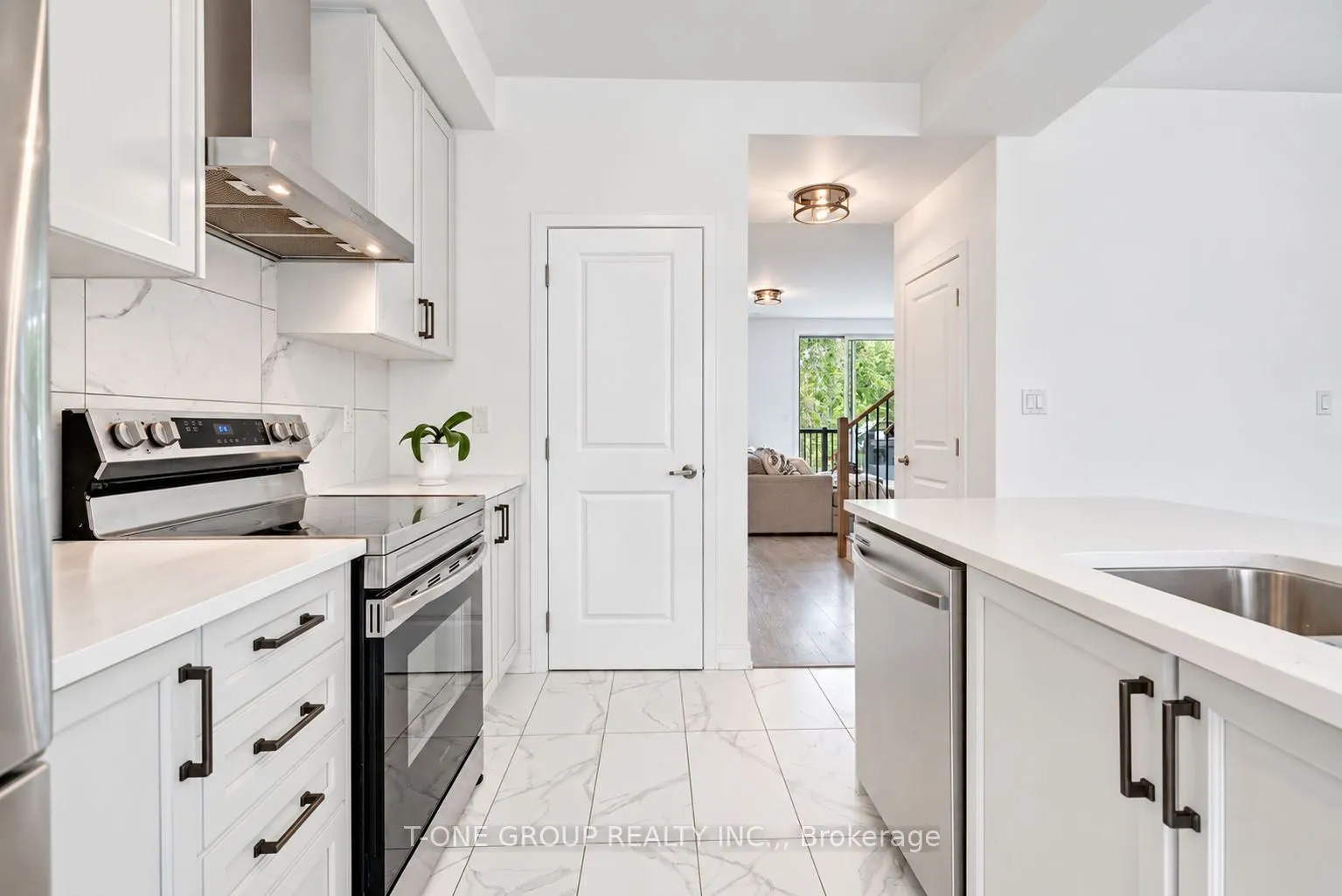 148 Blue Forest Crescent