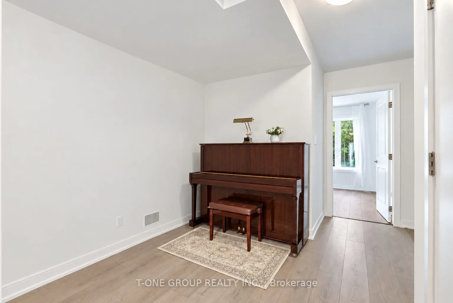 148 Blue Forest Crescent
