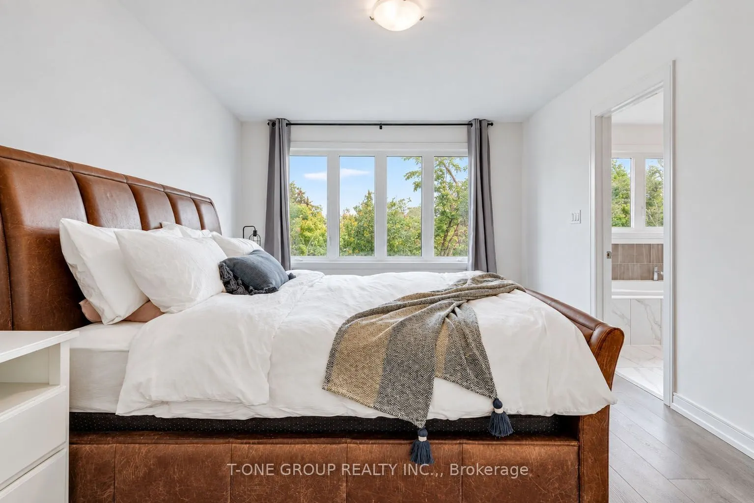 148 Blue Forest Crescent