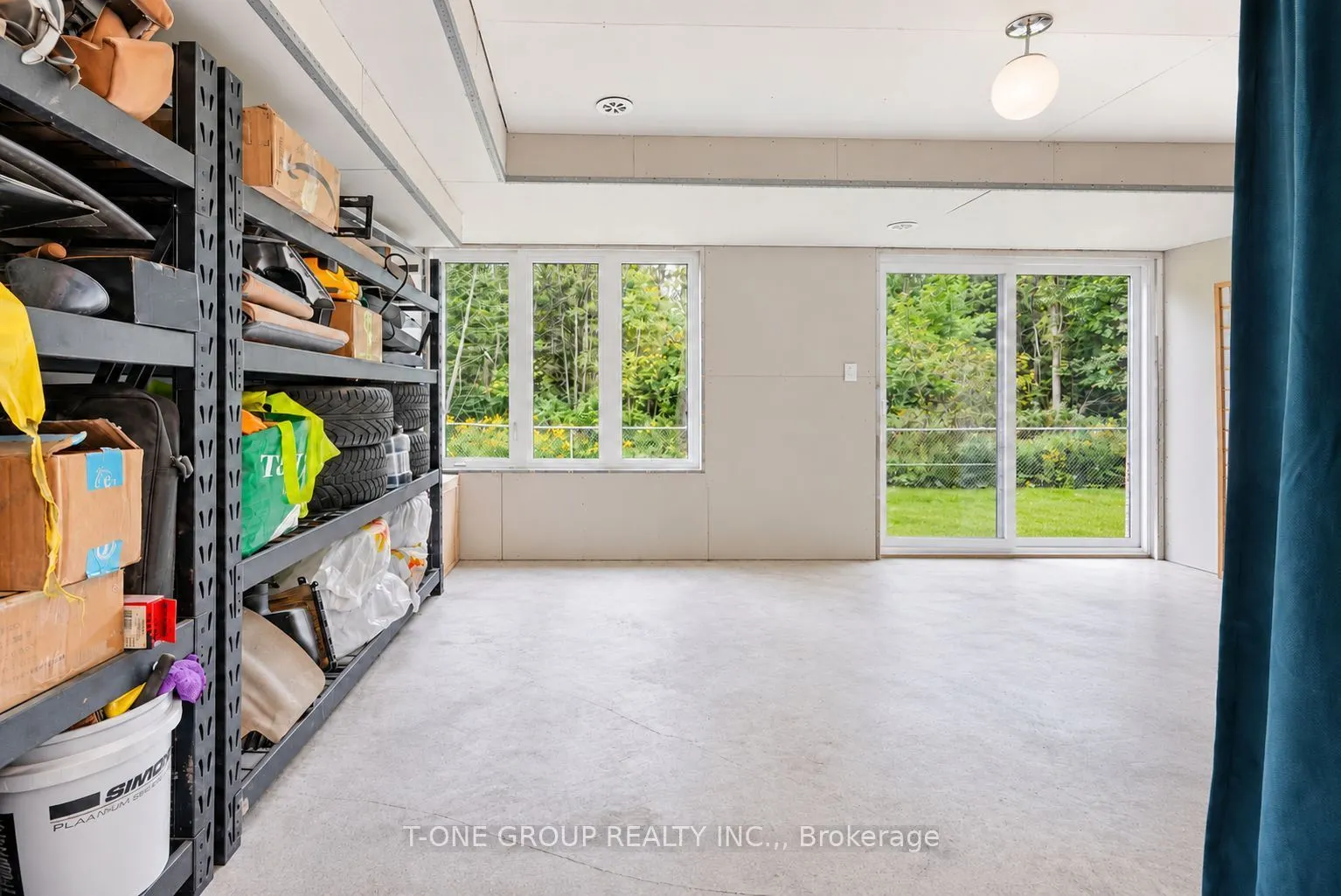 148 Blue Forest Crescent