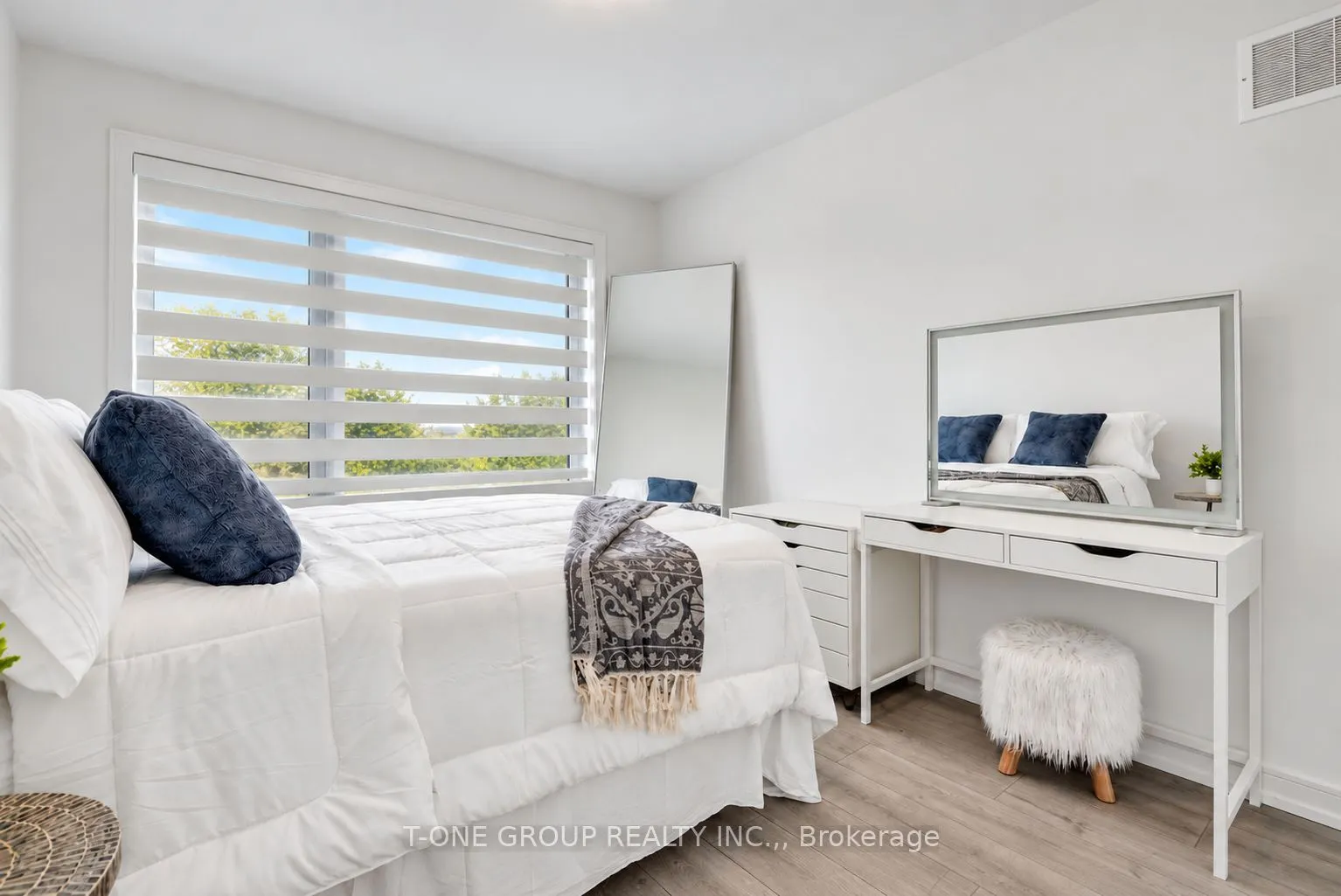148 Blue Forest Crescent