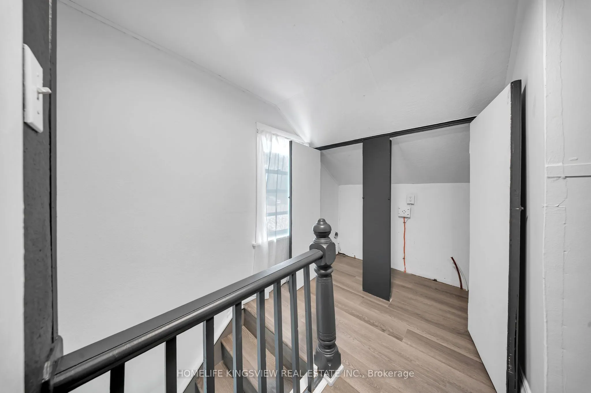 506 West Street S