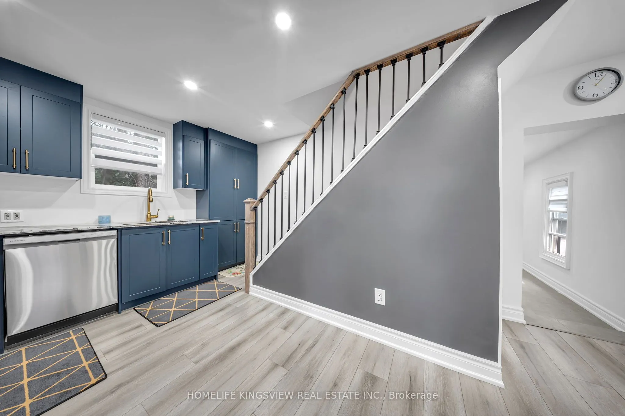 506 West Street S