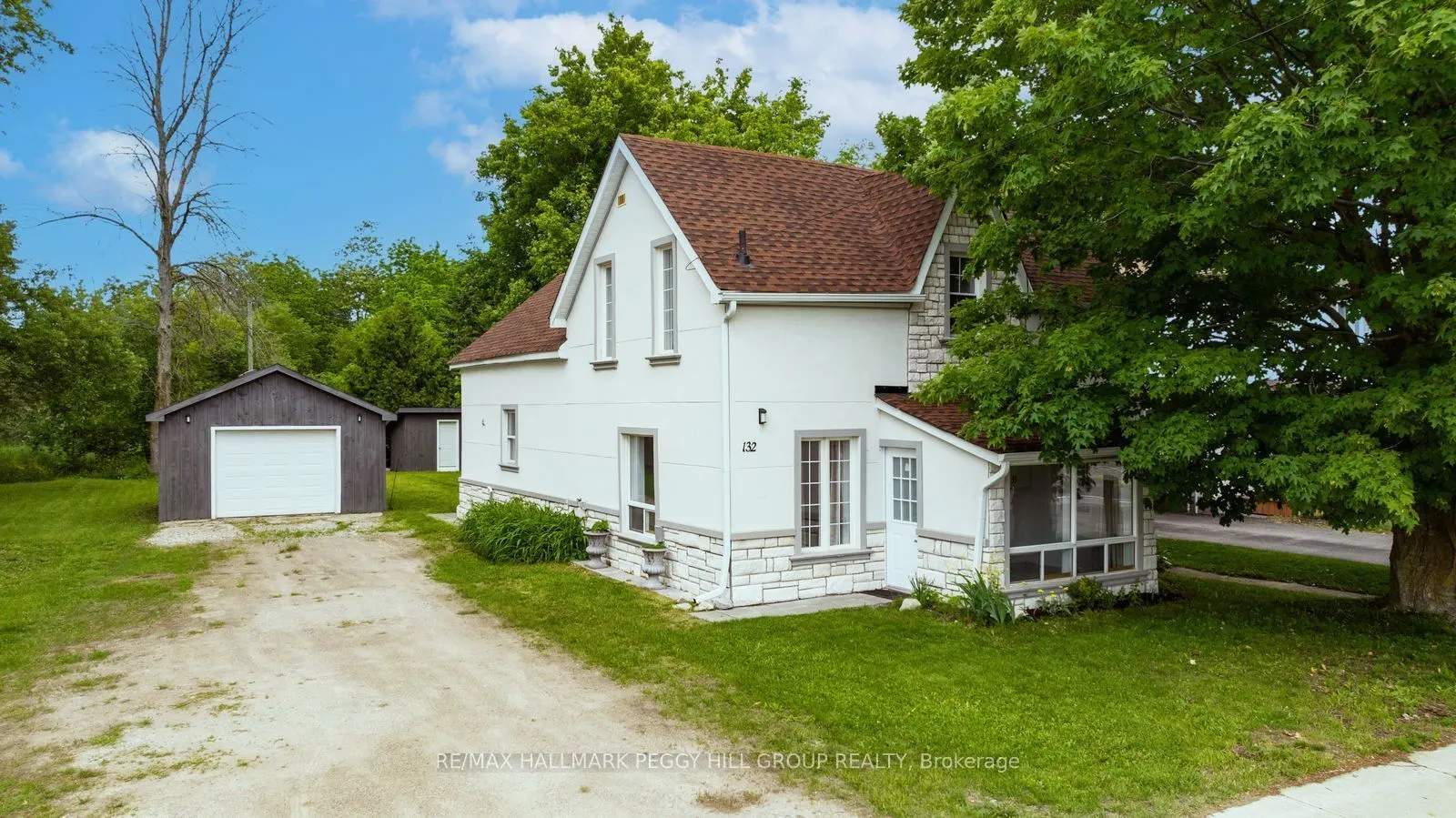 132 Queen Street W
