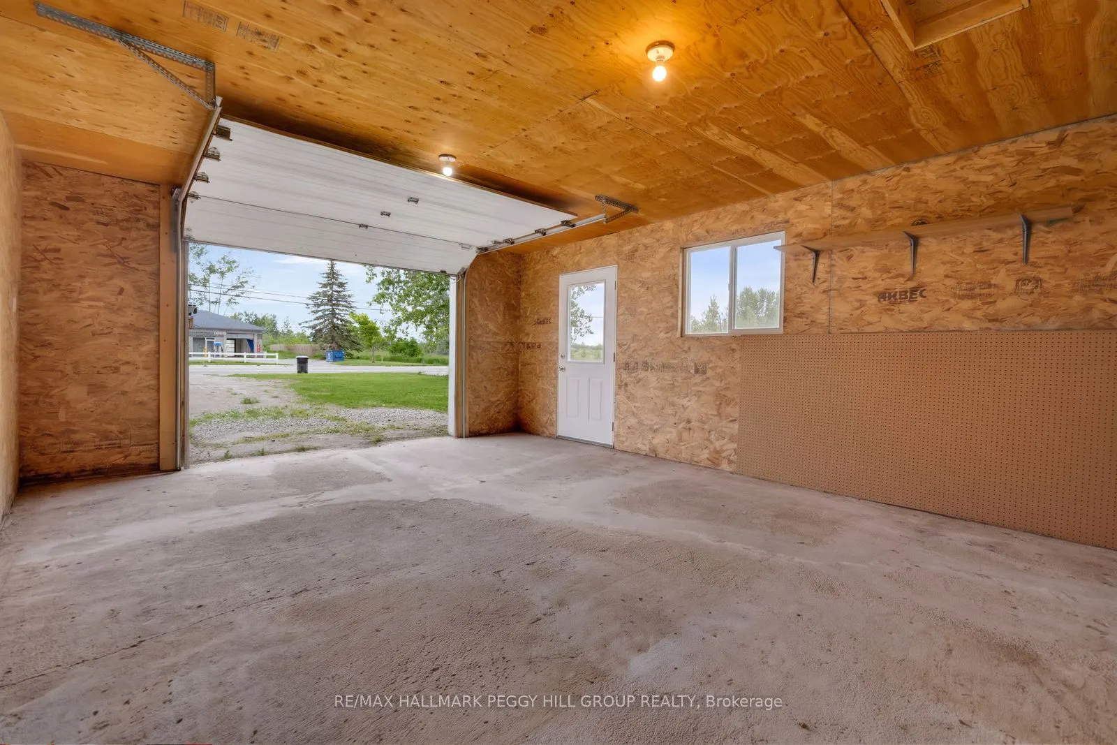 132 Queen Street W
