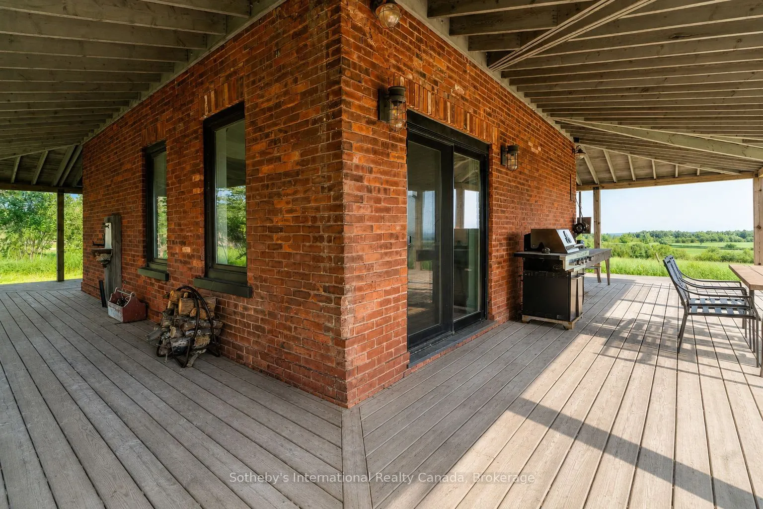 1943 Fairgrounds Road S
