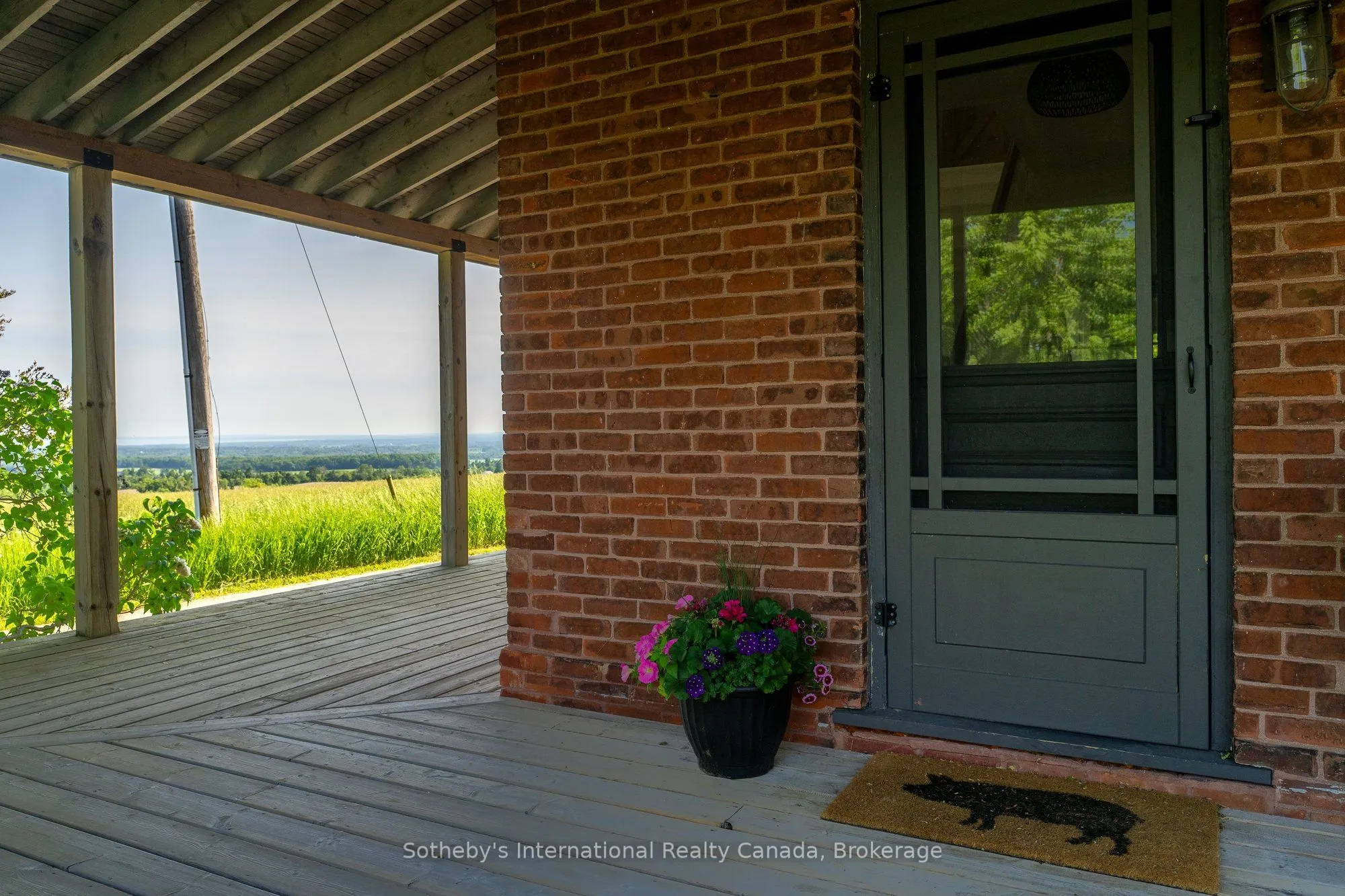 1943 Fairgrounds Road S