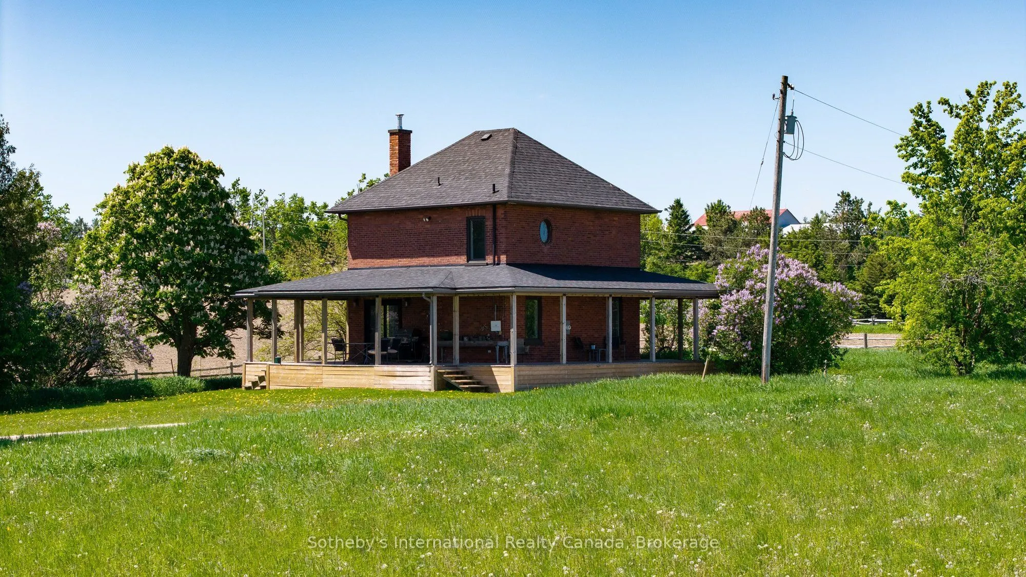 1943 Fairgrounds Road S
