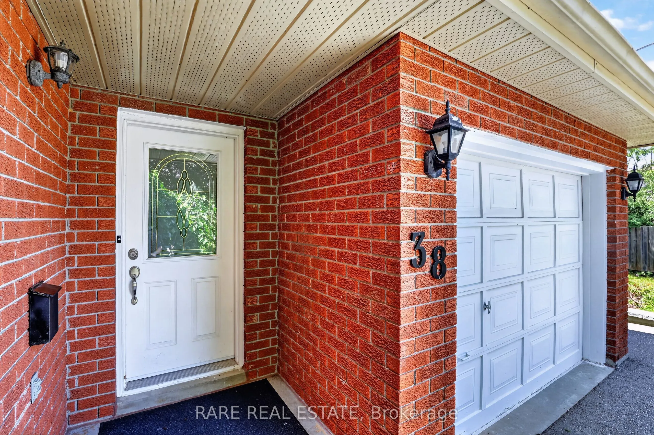38 Lay Street