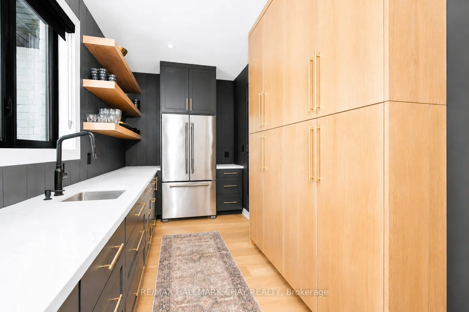 11 Byers Street