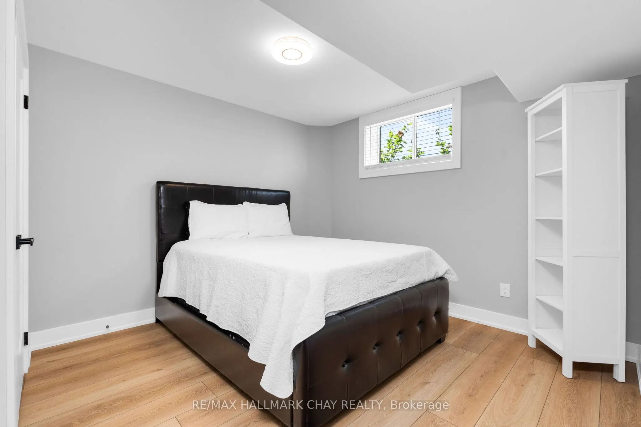 11 Byers Street