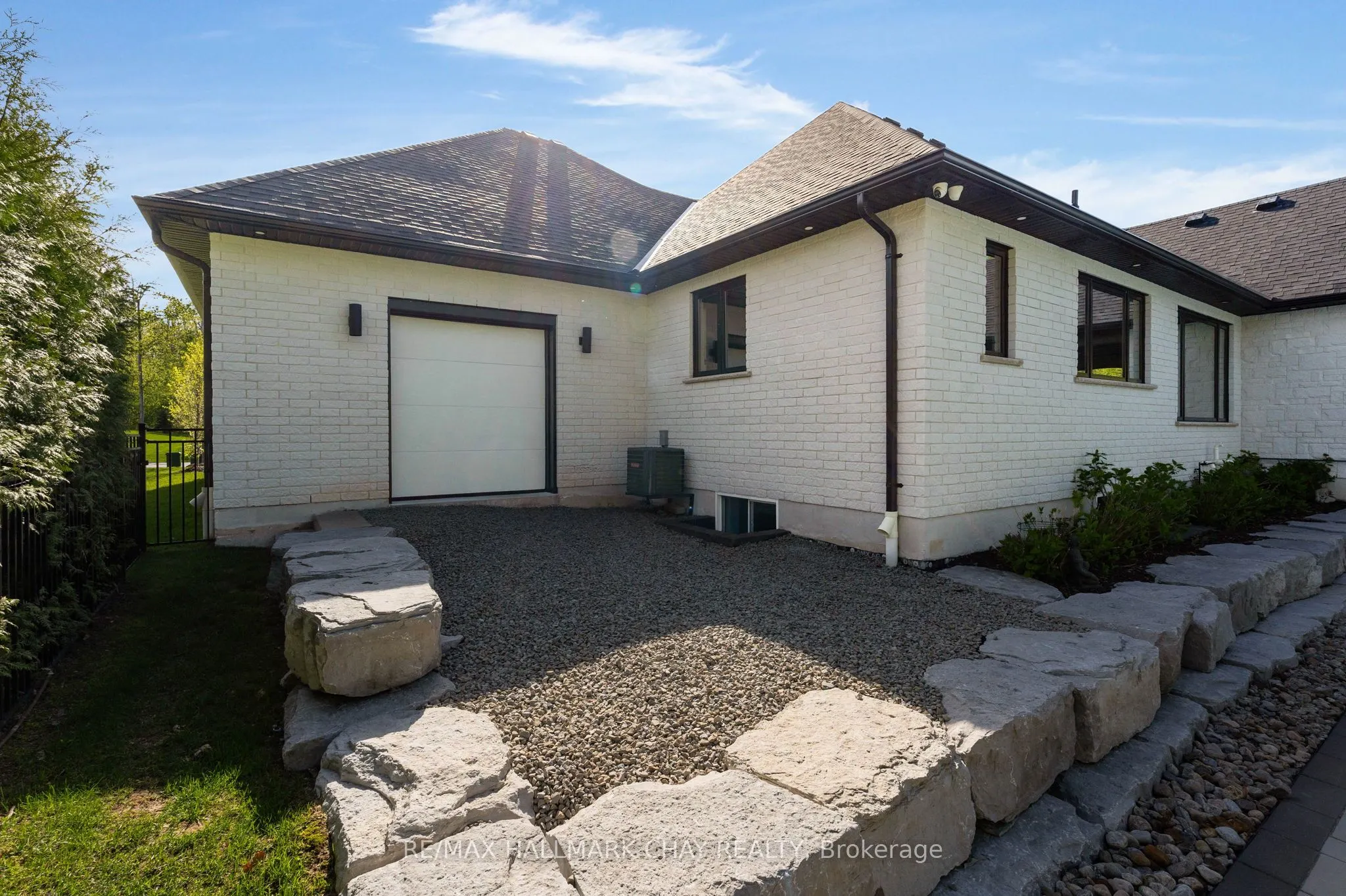 11 Byers Street