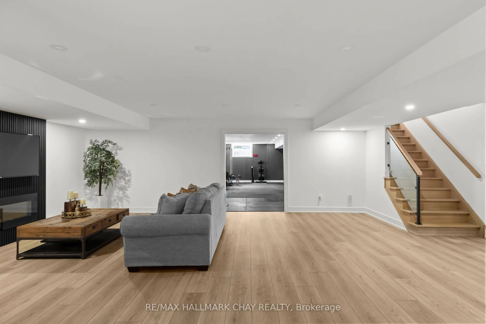 11 Byers Street