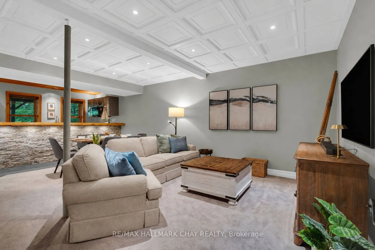 9 Bridle Path
