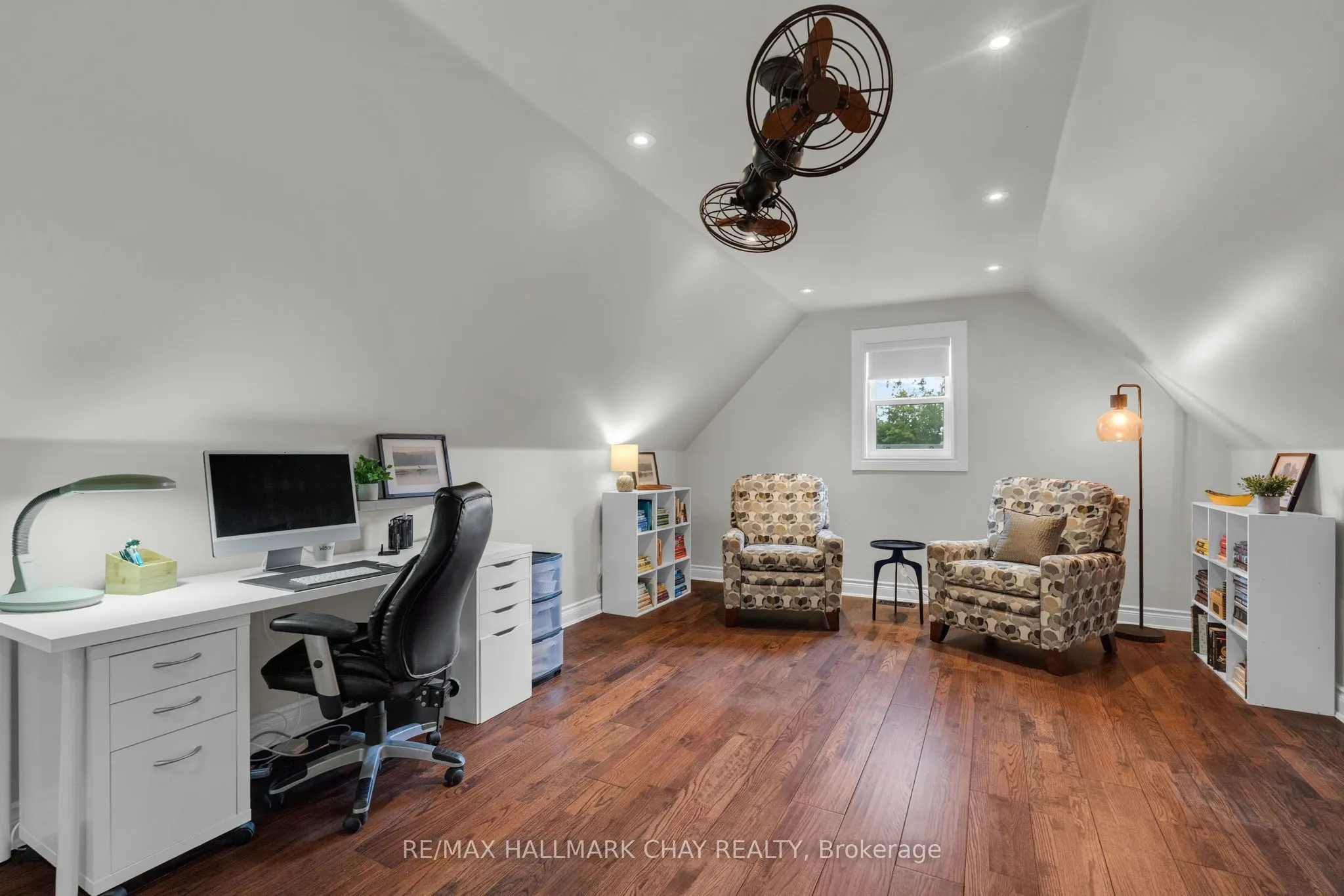 9 Bridle Path