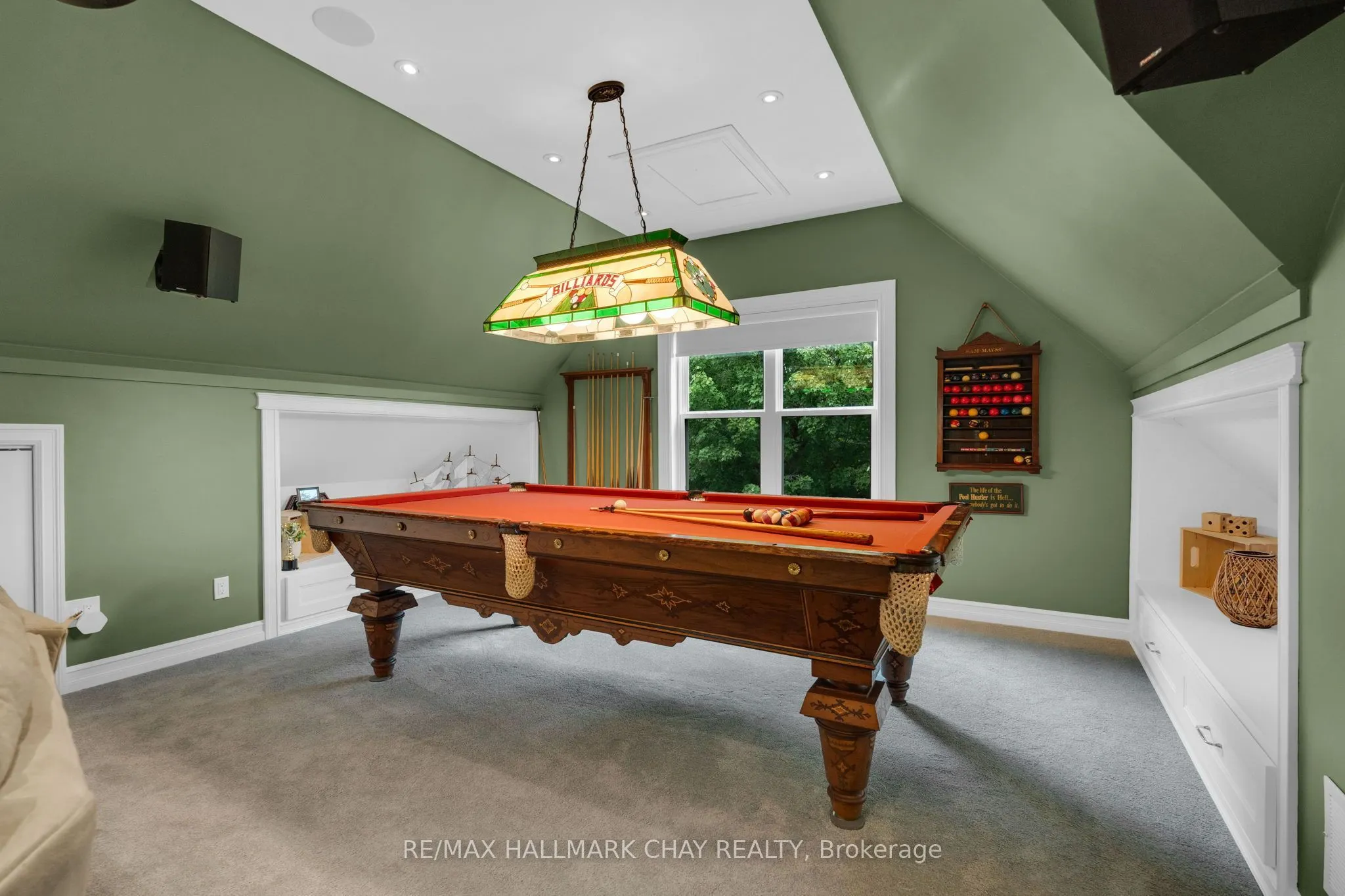 9 Bridle Path