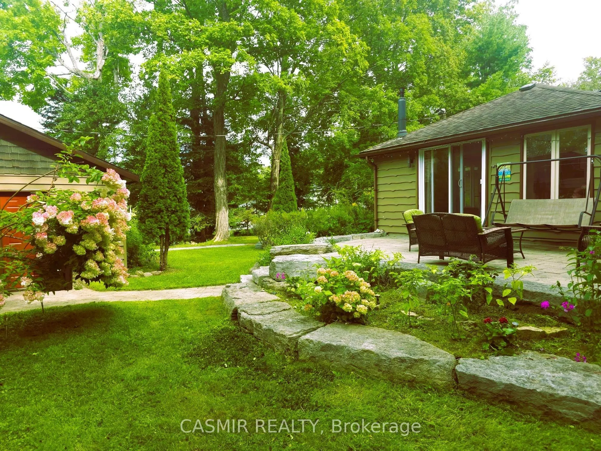 2148 CHAMPLAIN Road
