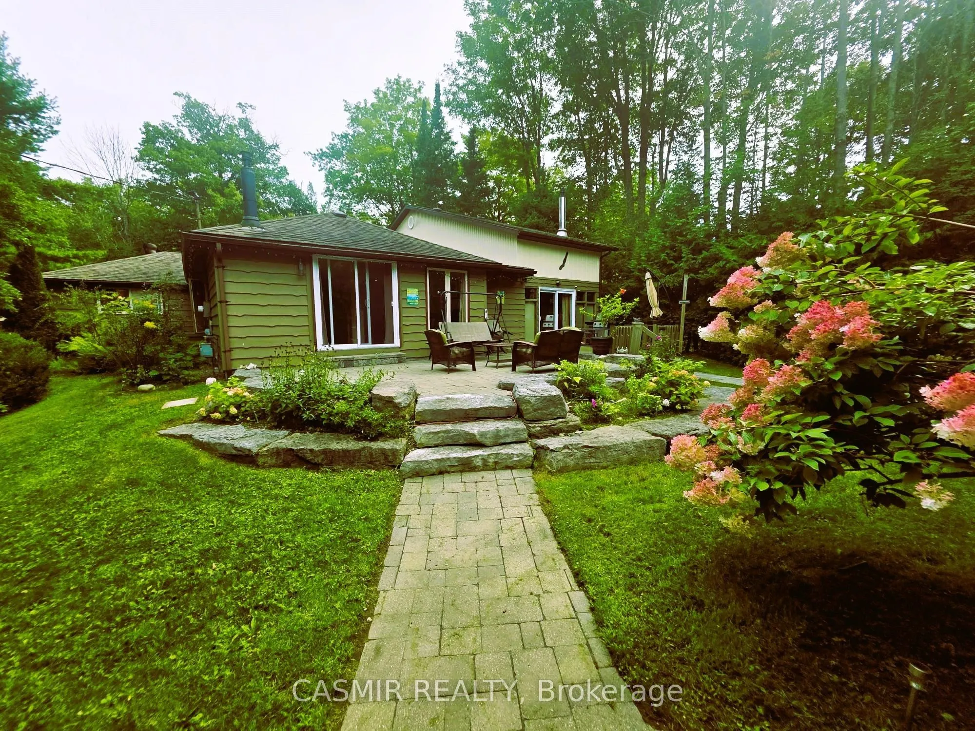 2148 CHAMPLAIN Road