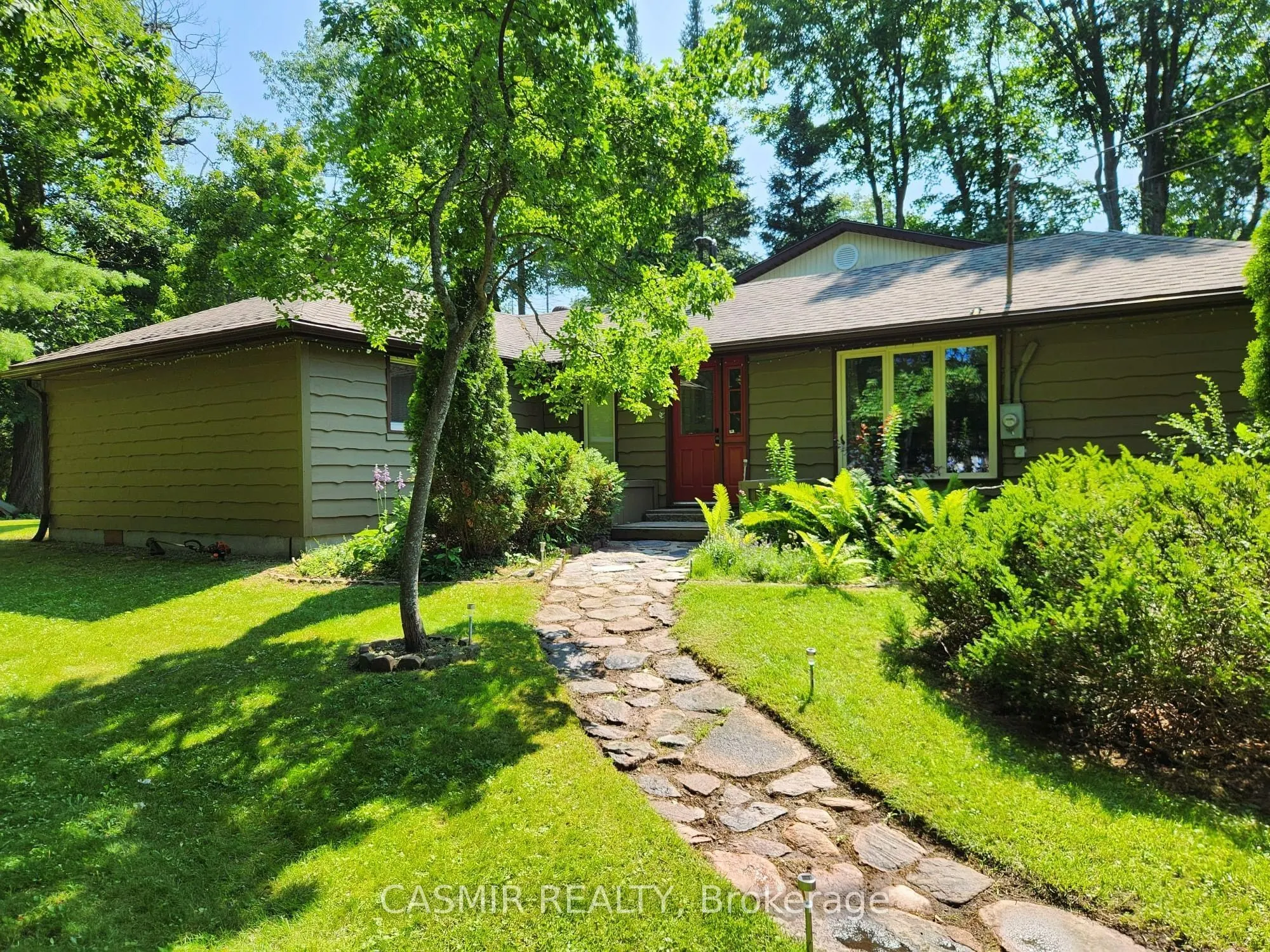 2148 CHAMPLAIN Road