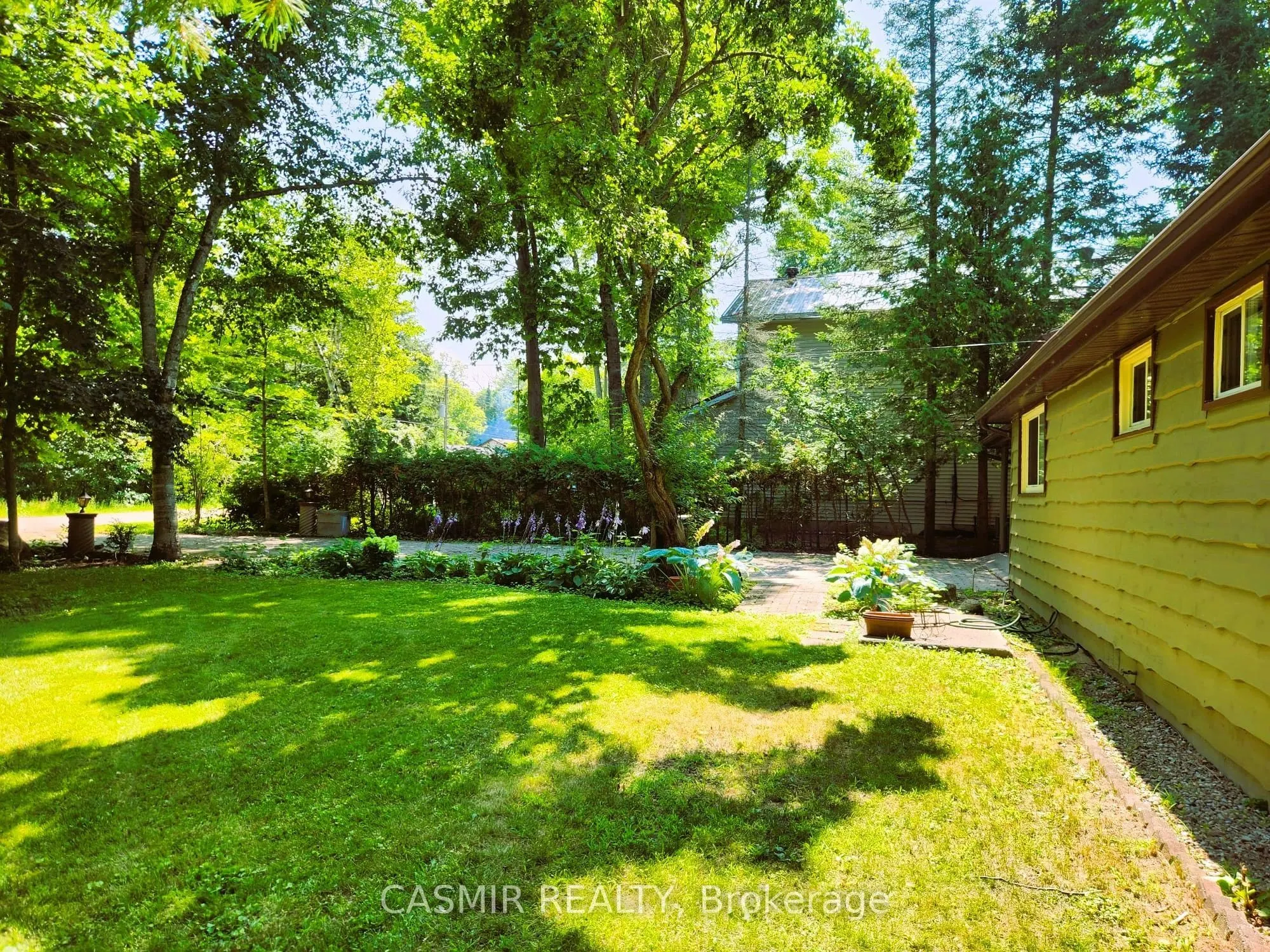 2148 CHAMPLAIN Road