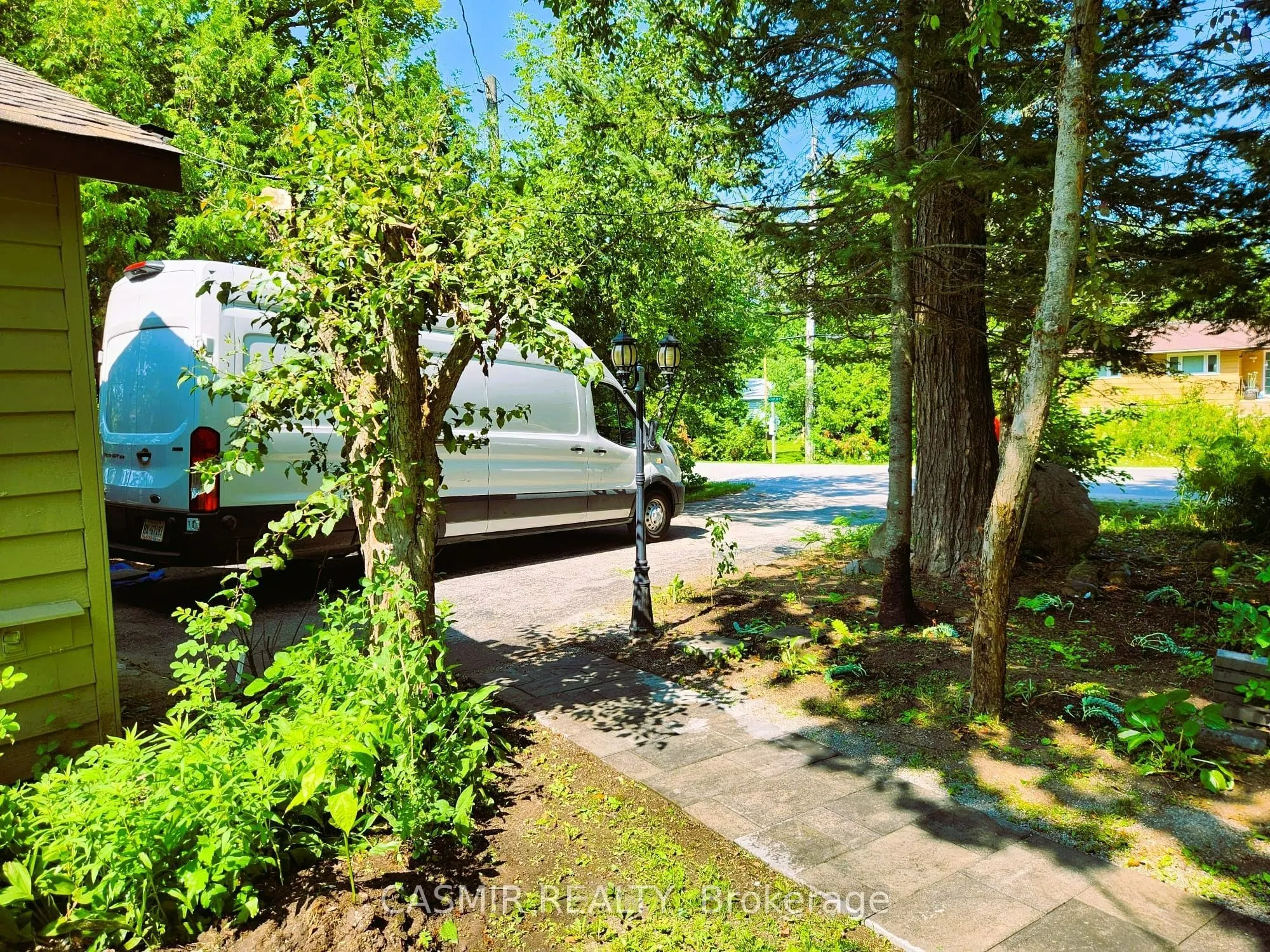 2148 CHAMPLAIN Road