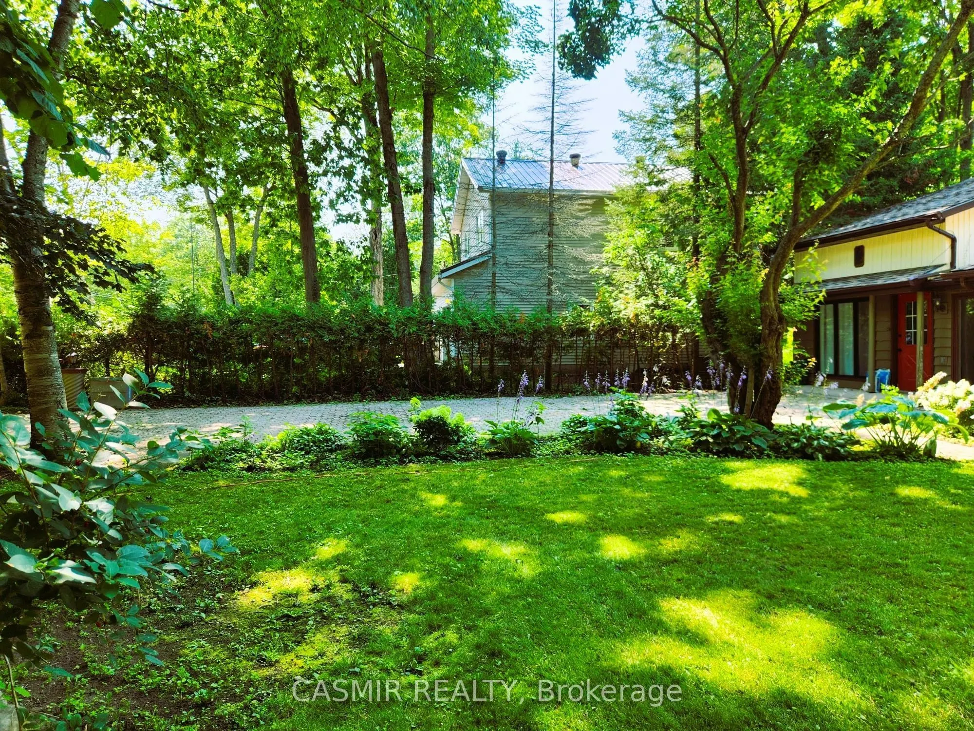 2148 CHAMPLAIN Road