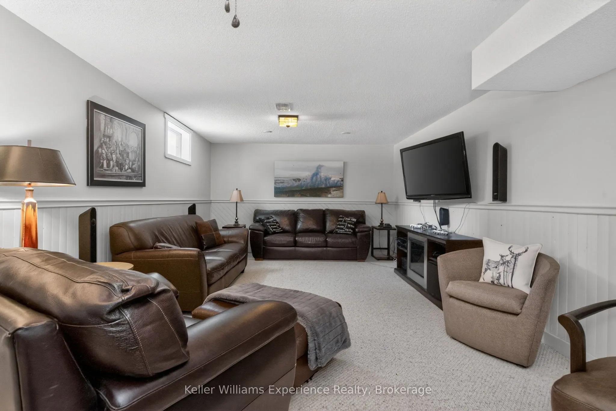 933 Playfair Road