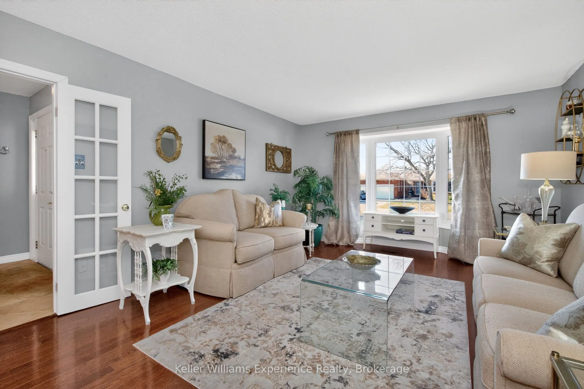 933 Playfair Road