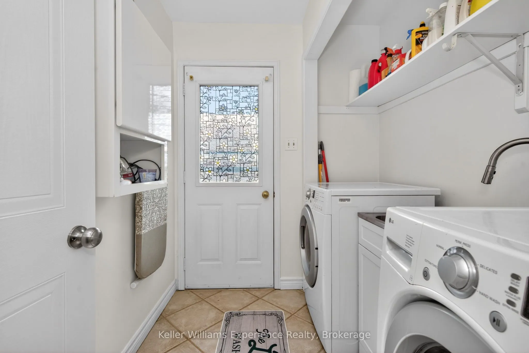 933 Playfair Road