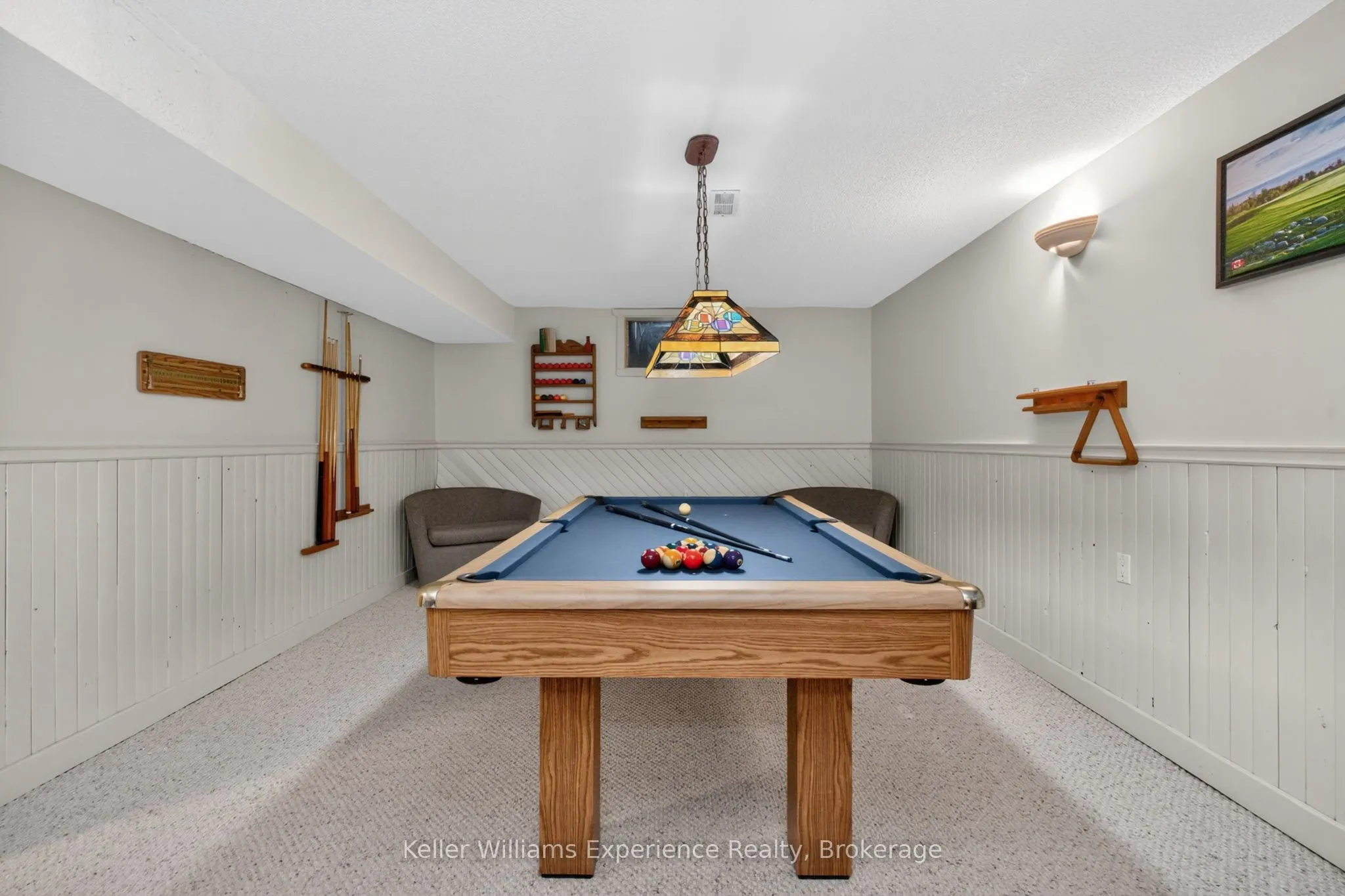 933 Playfair Road
