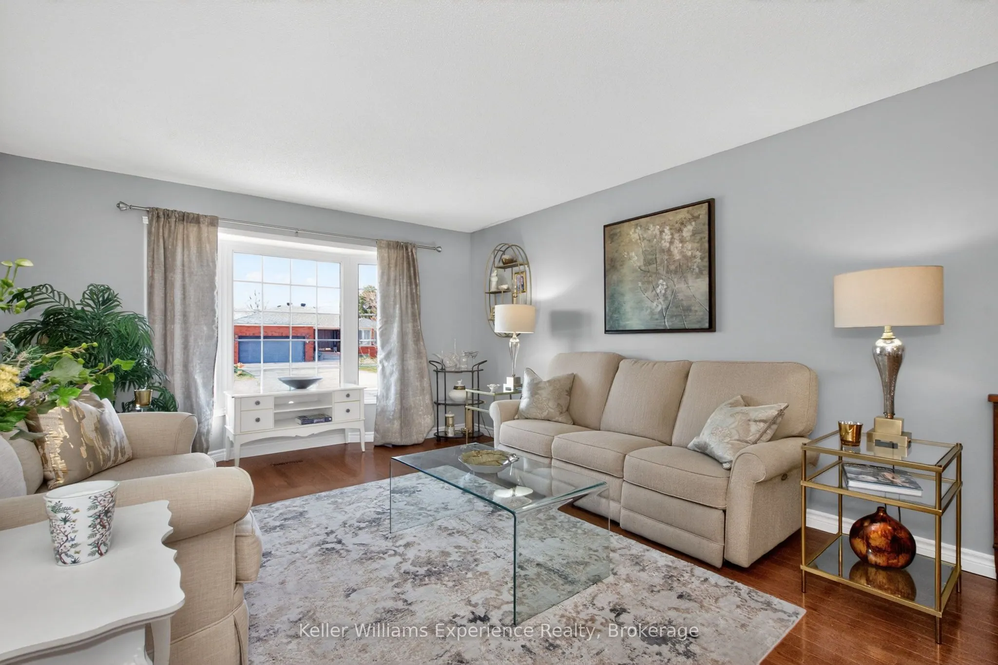 933 Playfair Road