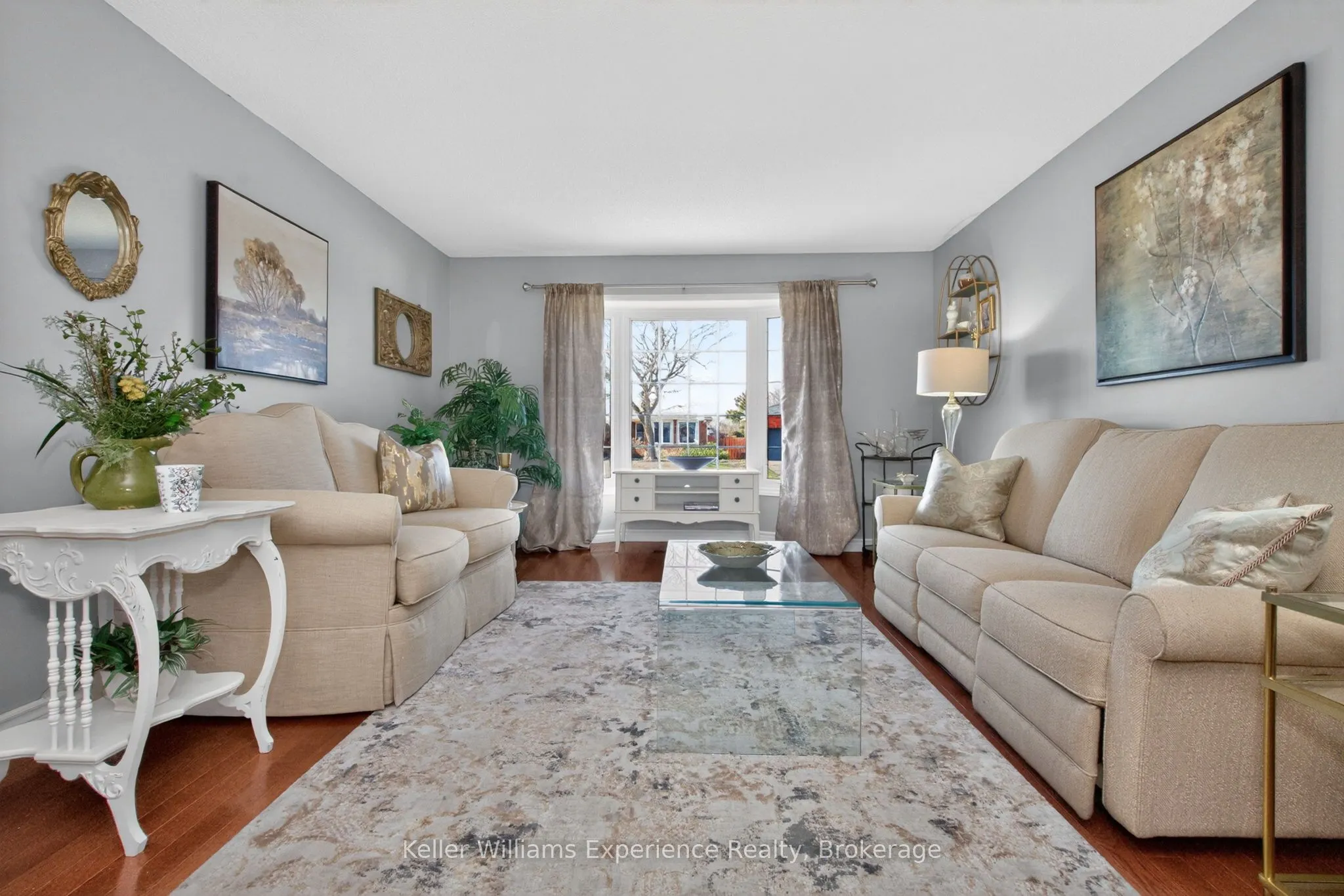 933 Playfair Road