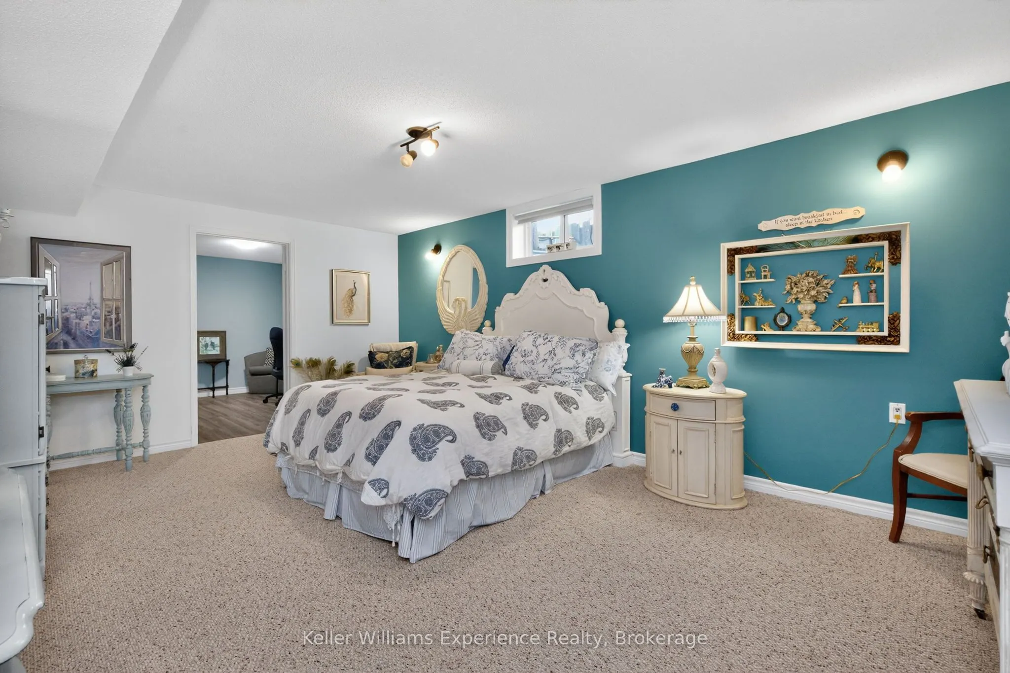 933 Playfair Road