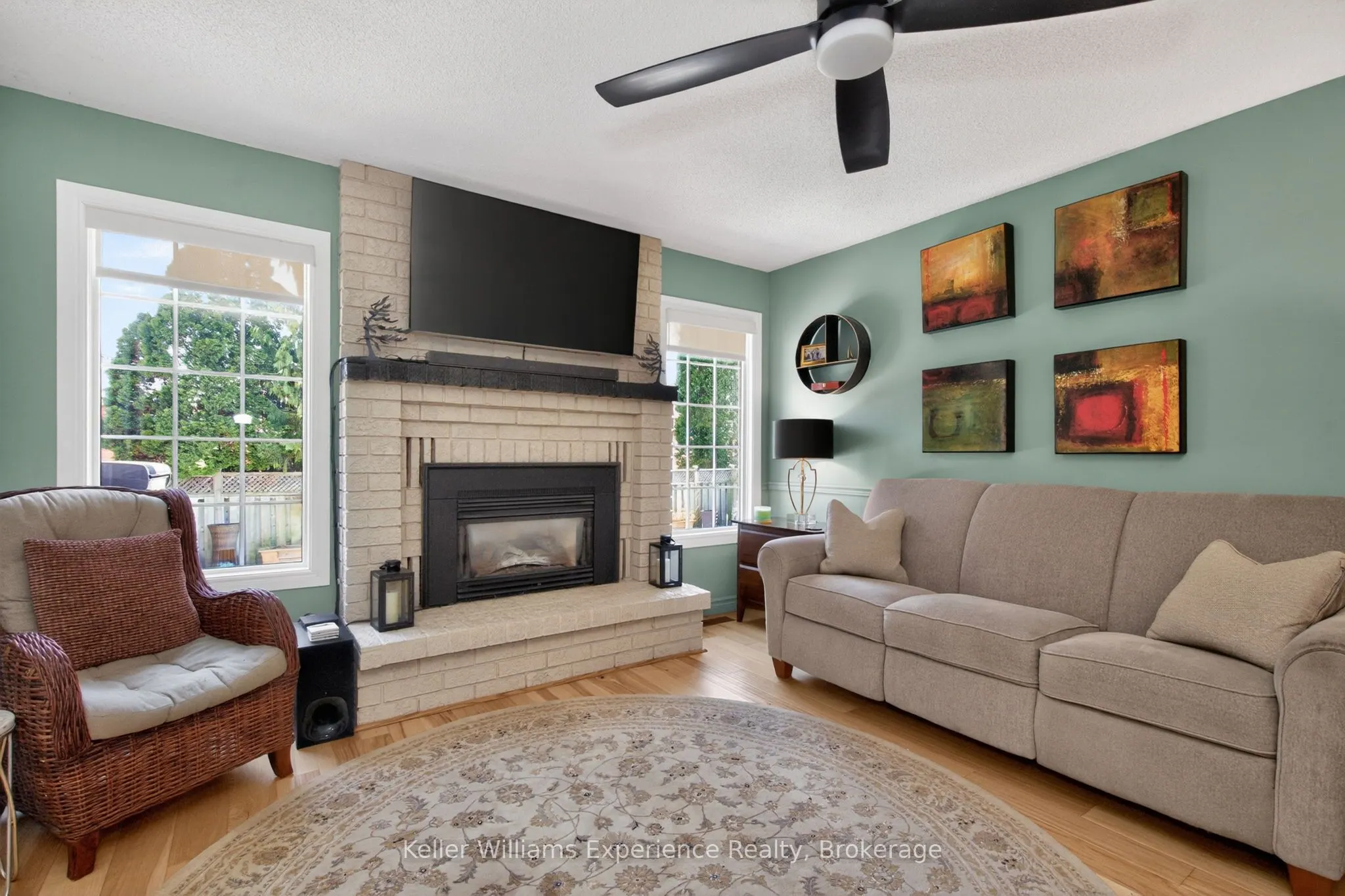 933 Playfair Road