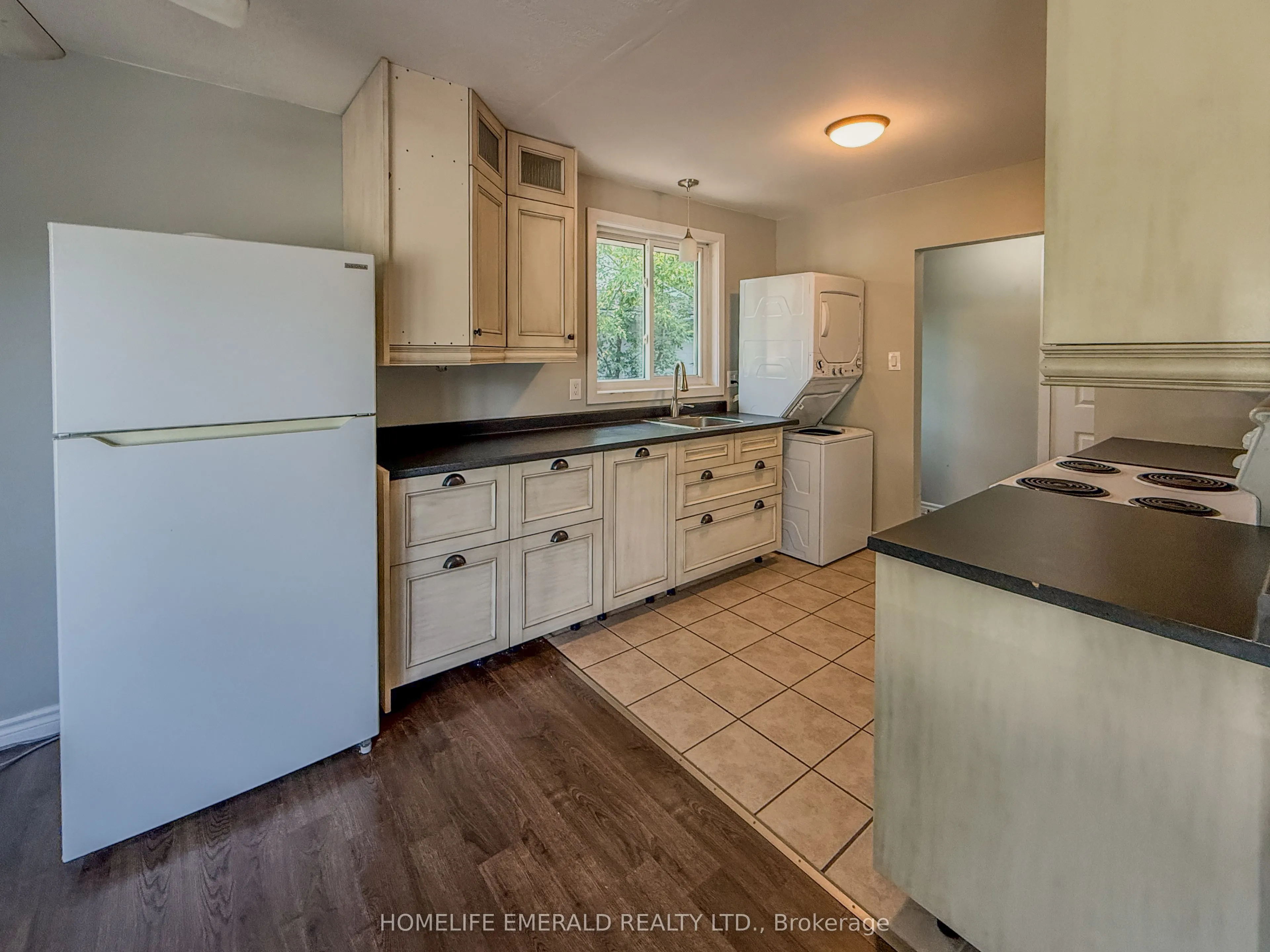 131 Cundles Road E