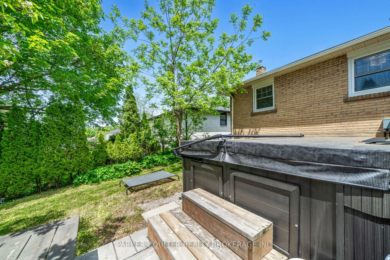 7 Oakley Park Square